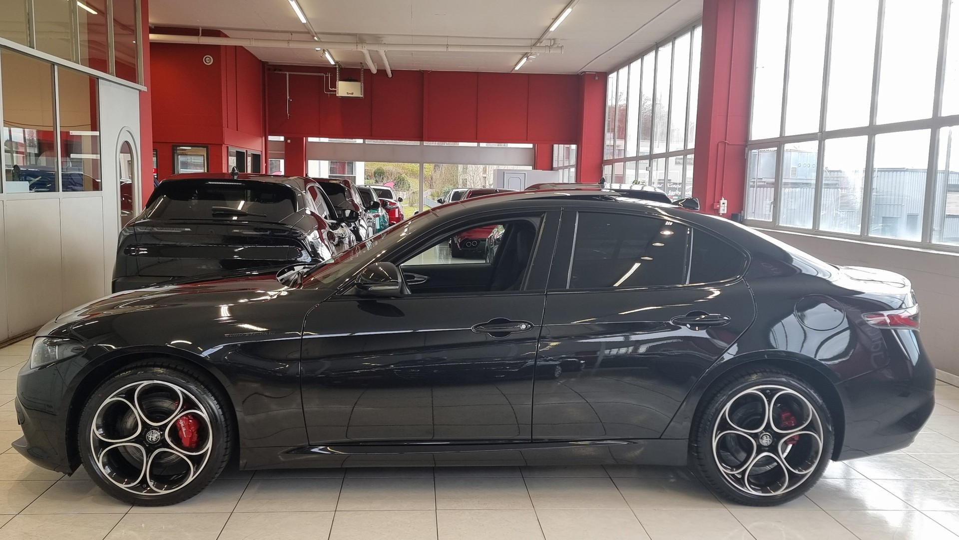 ALFA ROMEO Giulia 2.0 Q4 Competizione Sky-showroom-element-2