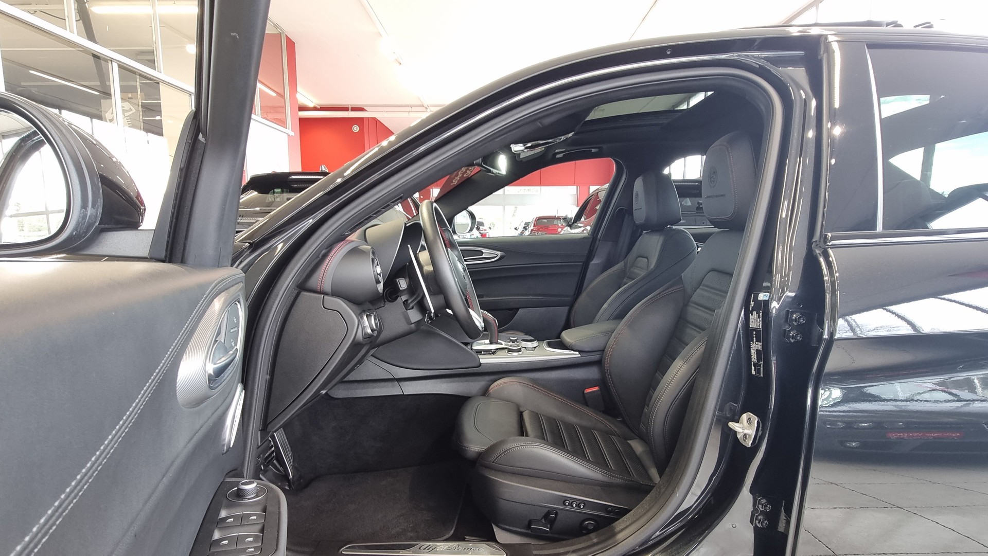 ALFA ROMEO Giulia 2.0 Q4 Competizione Sky-image-22