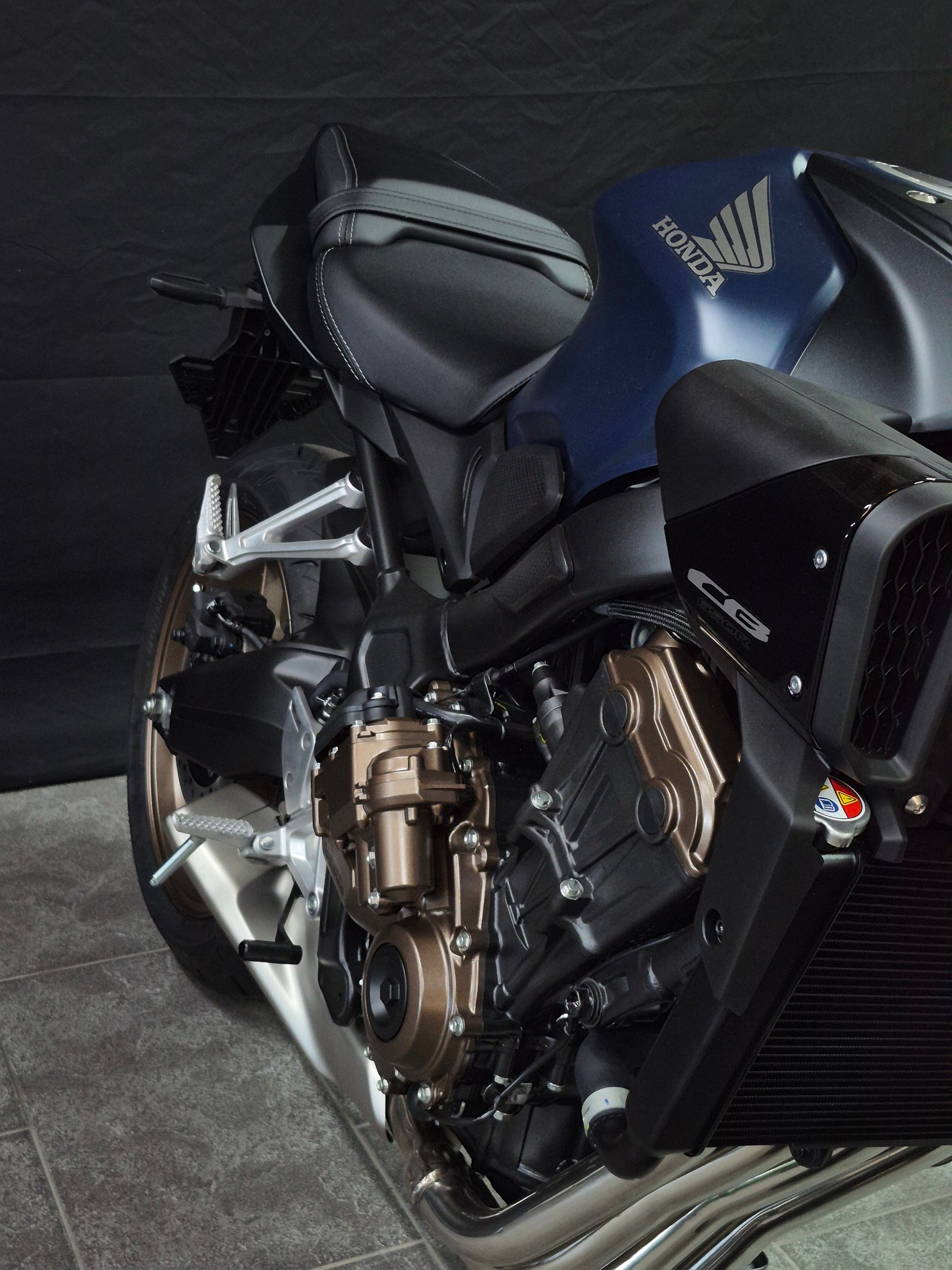 HONDA CB 650 R E-Clutch-image-15