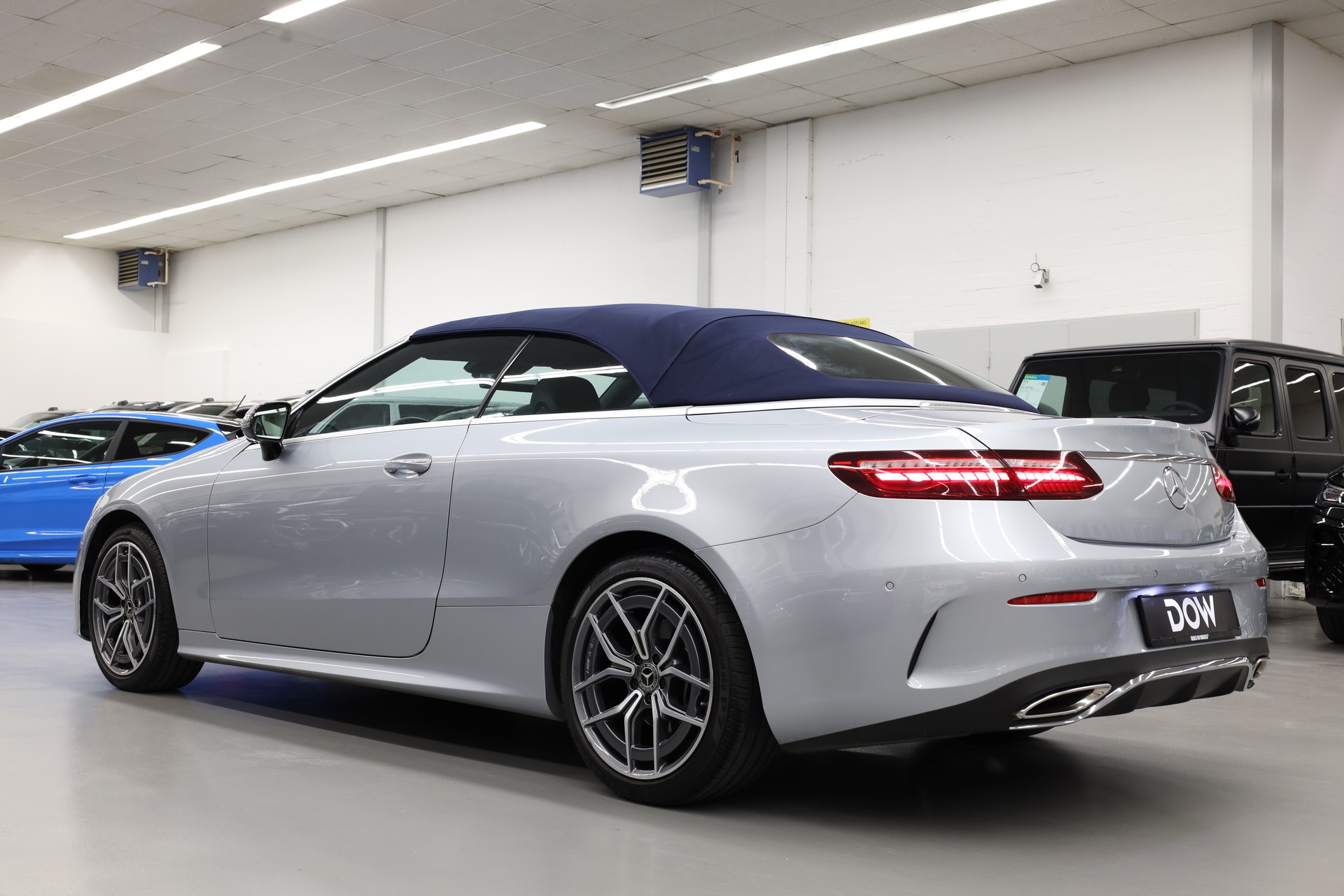 MERCEDES-BENZ E 200 AMG Line 4matic Cabriolet-image-7