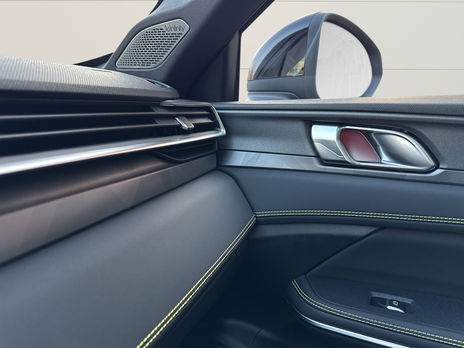 LYNK & CO 01 1.5 PHEV More-image-15