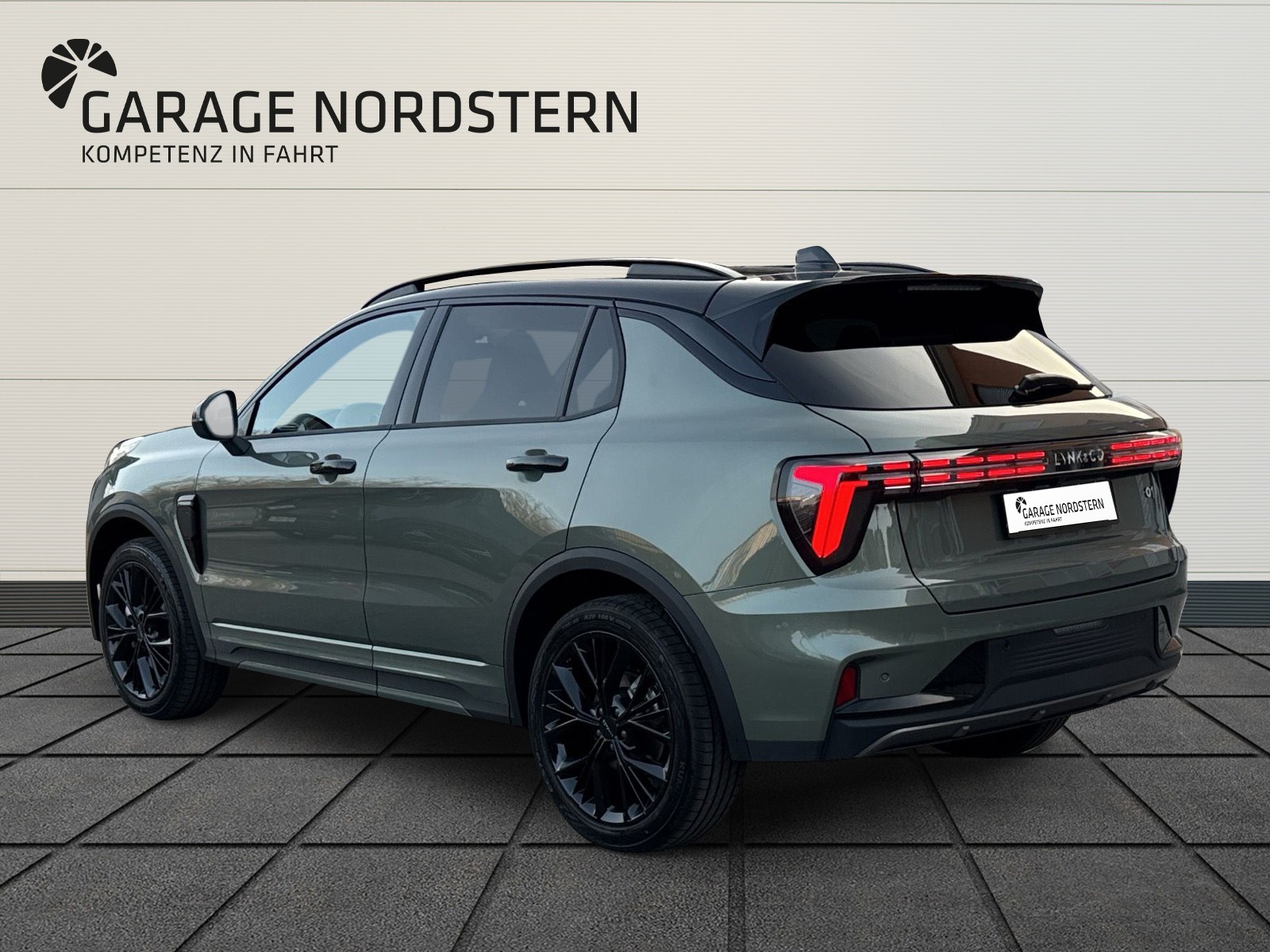 LYNK & CO 01 1.5 PHEV More-showroom-element-2