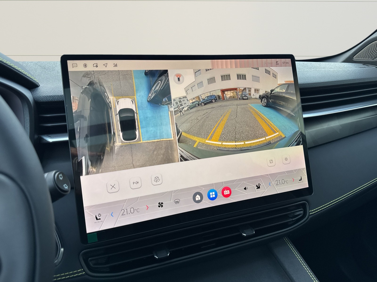 LYNK & CO 01 1.5 PHEV More-image-13