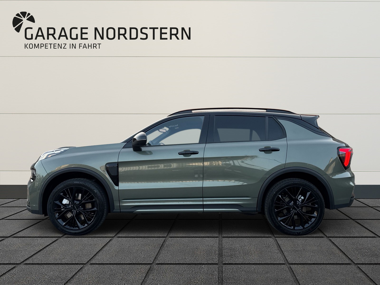 LYNK & CO 01 1.5 PHEV More-showroom-element-1