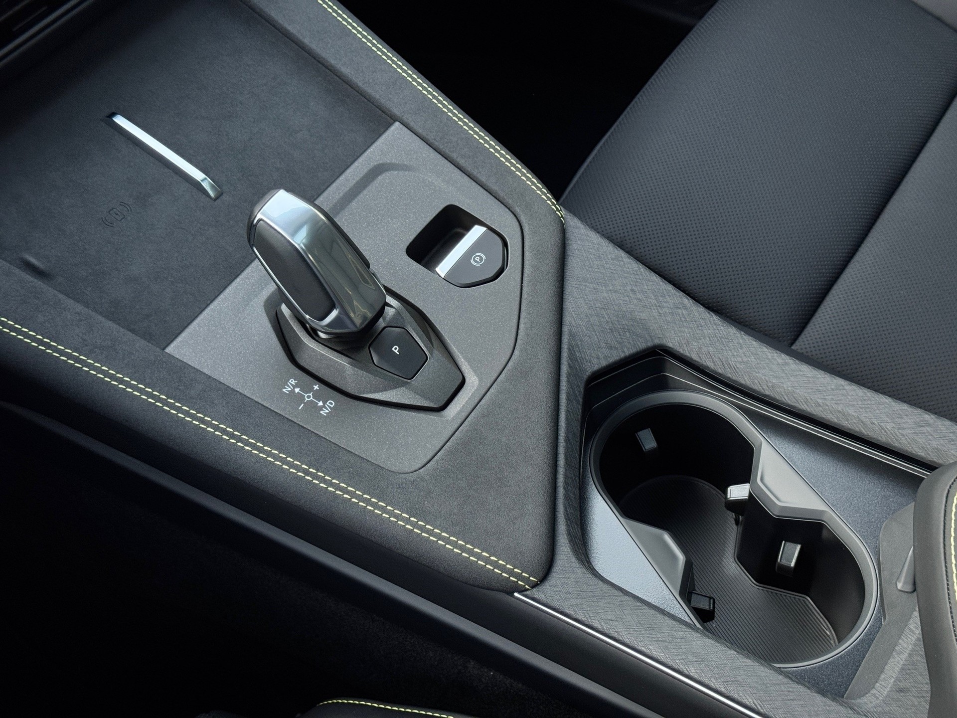 LYNK & CO 01 1.5 PHEV More-image-16