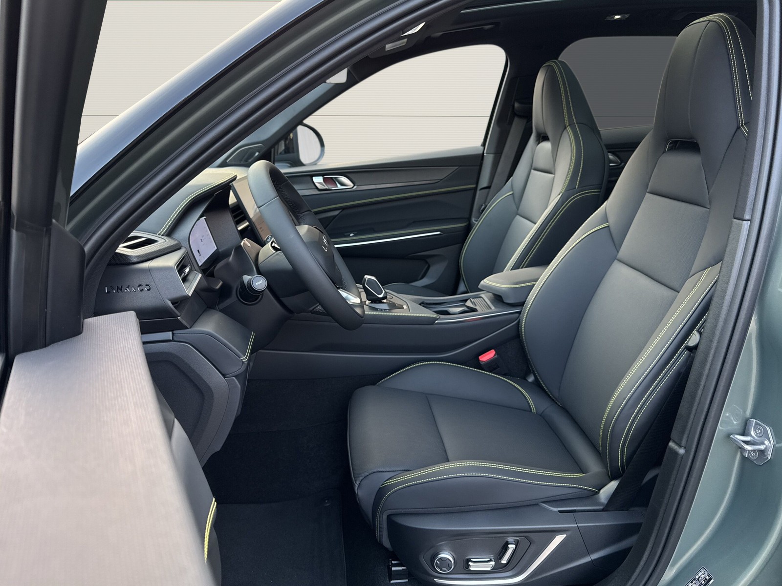 LYNK & CO 01 1.5 PHEV More-image-6