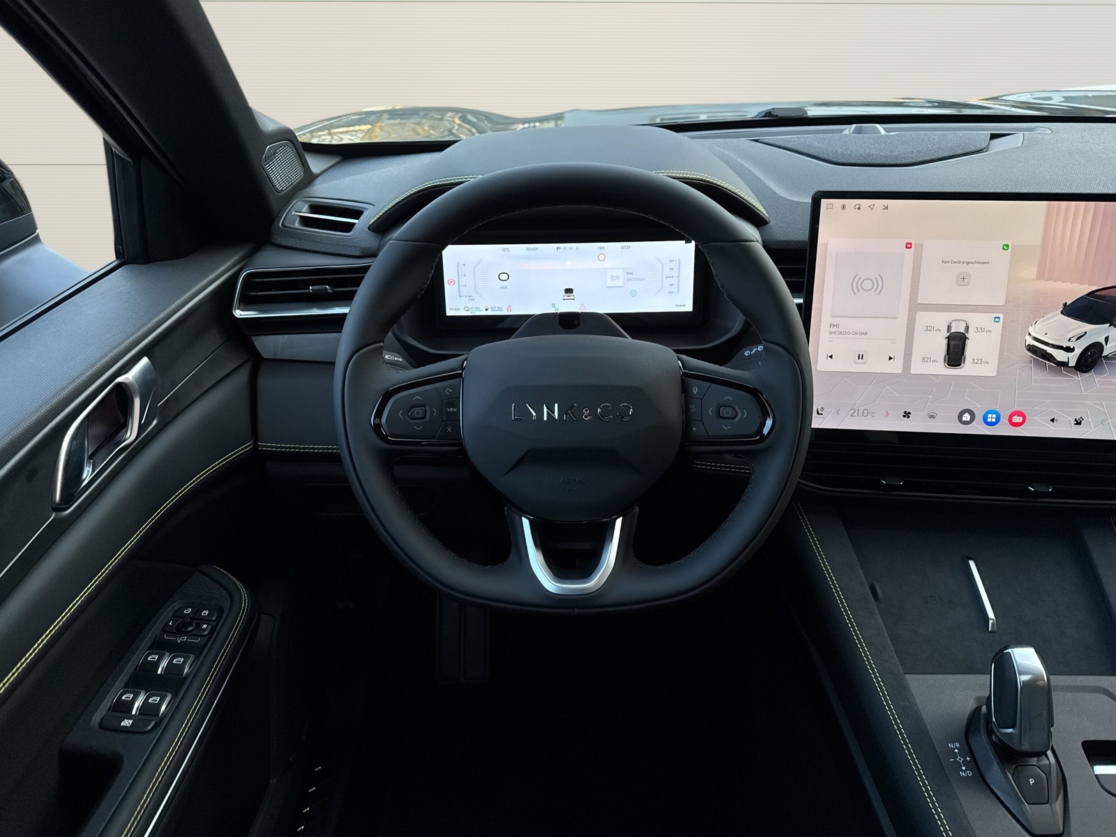 LYNK & CO 01 1.5 PHEV More-image-11