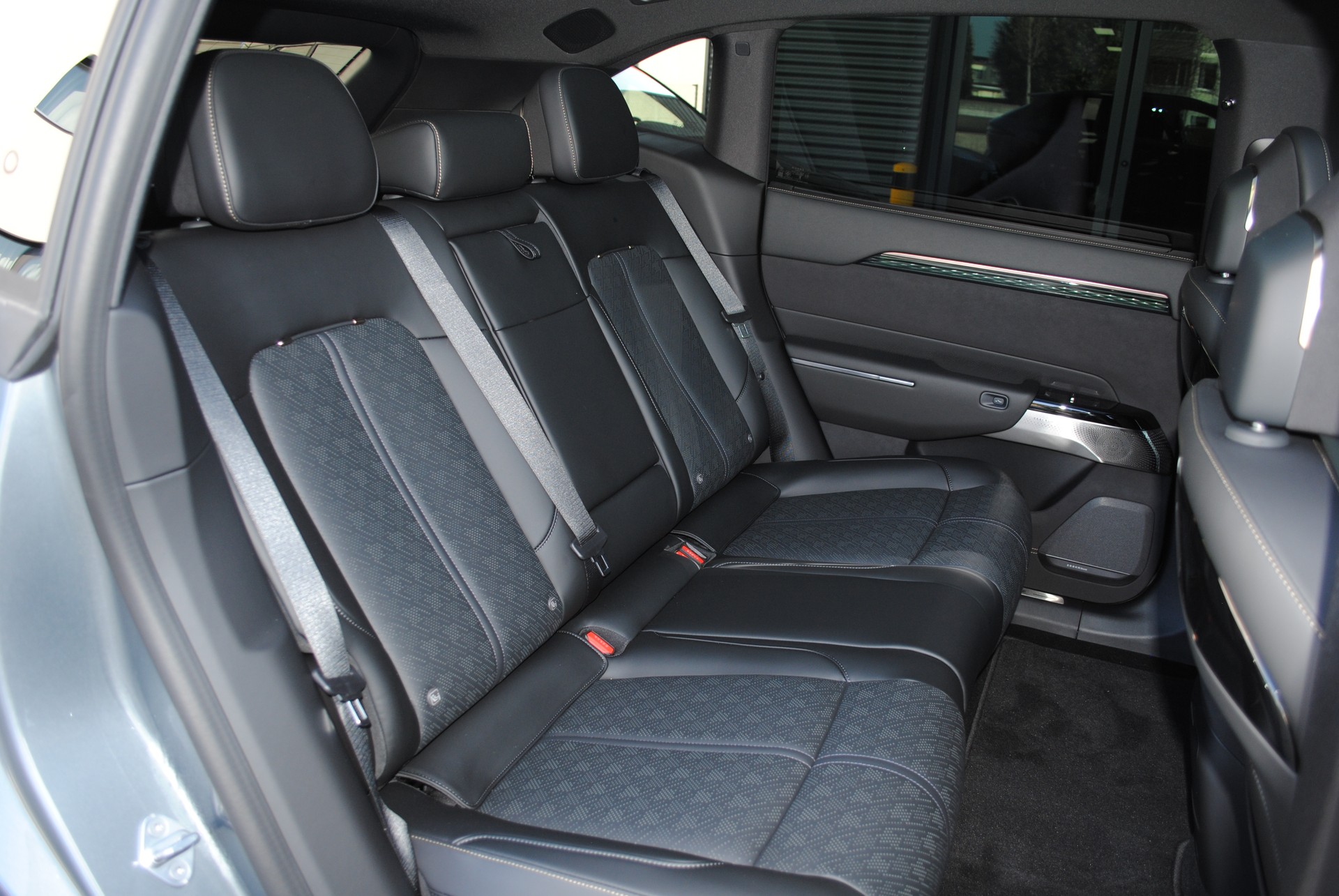 ZEEKR 7X 100kWh Privilege AWD inkl. Comfort und Cockpit Paket-image-16