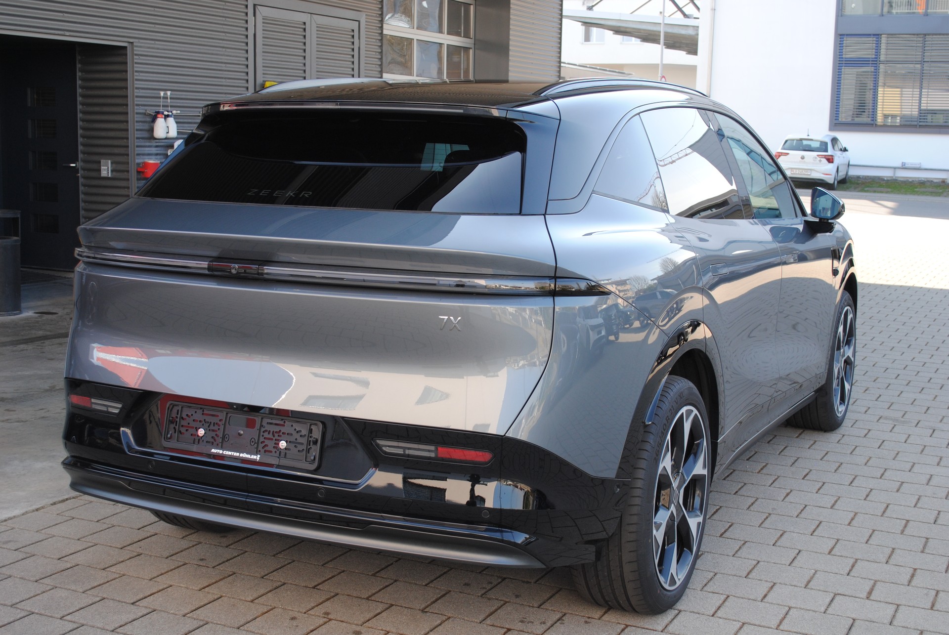 ZEEKR 7X 100kWh Privilege AWD inkl. Comfort und Cockpit Paket-image-6