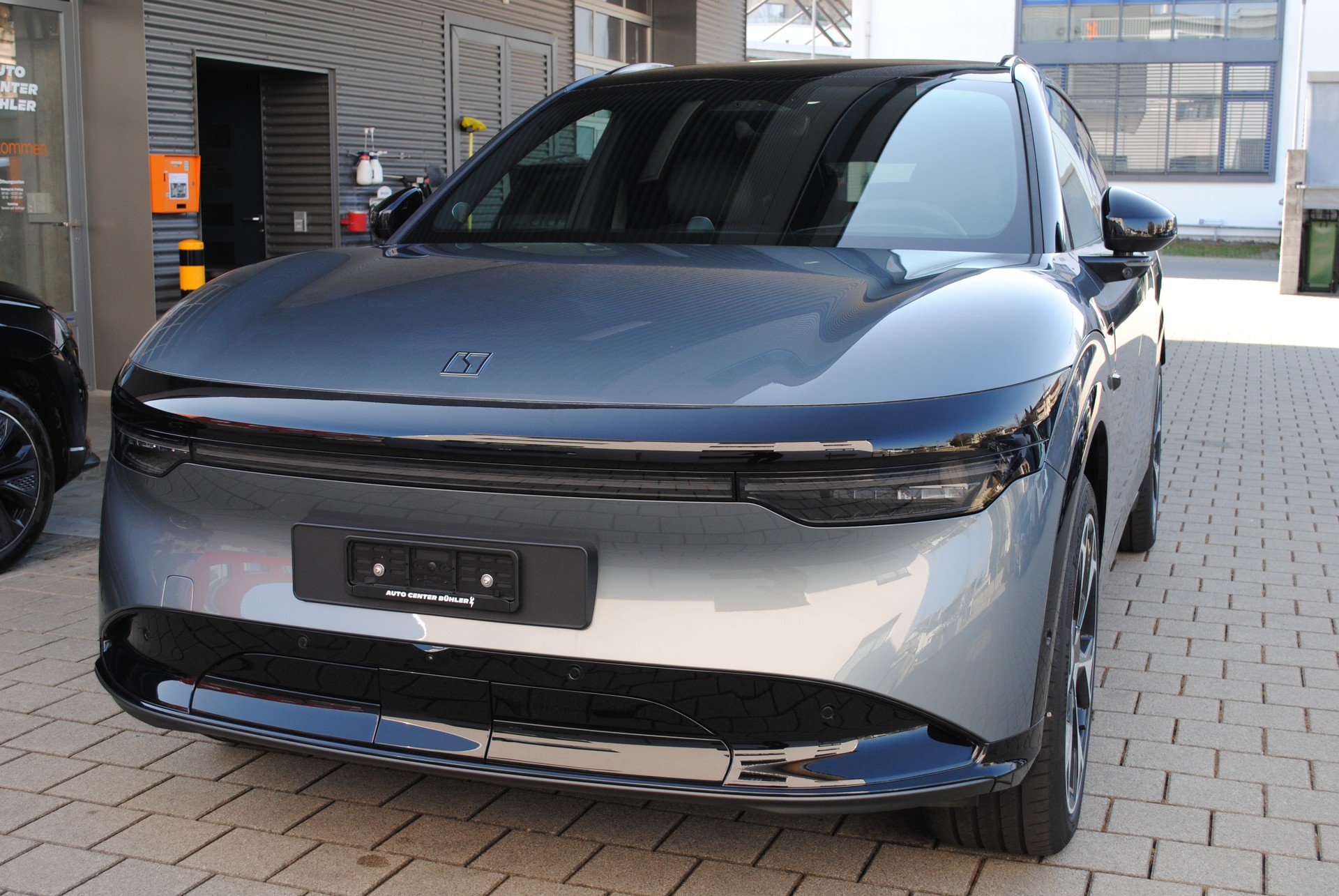 ZEEKR 7X 100kWh Privilege AWD inkl. Comfort und Cockpit Paket-showroom-element-1