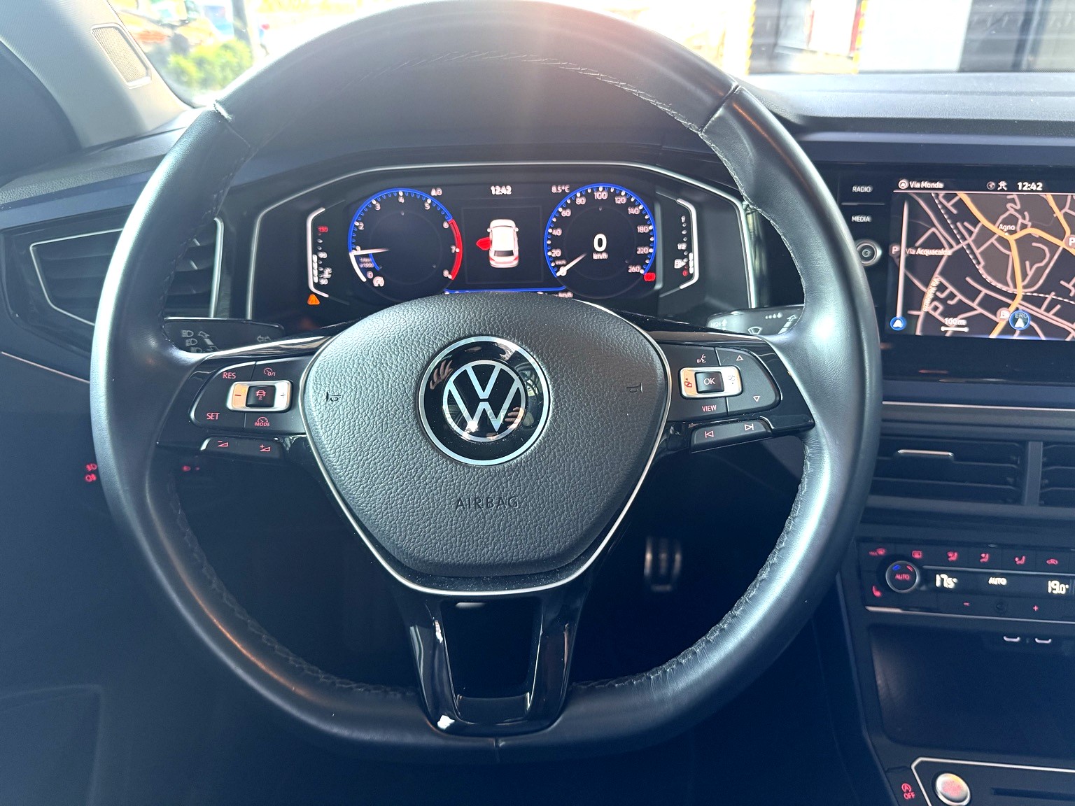 VW Polo 1.0 BMT United-image-12