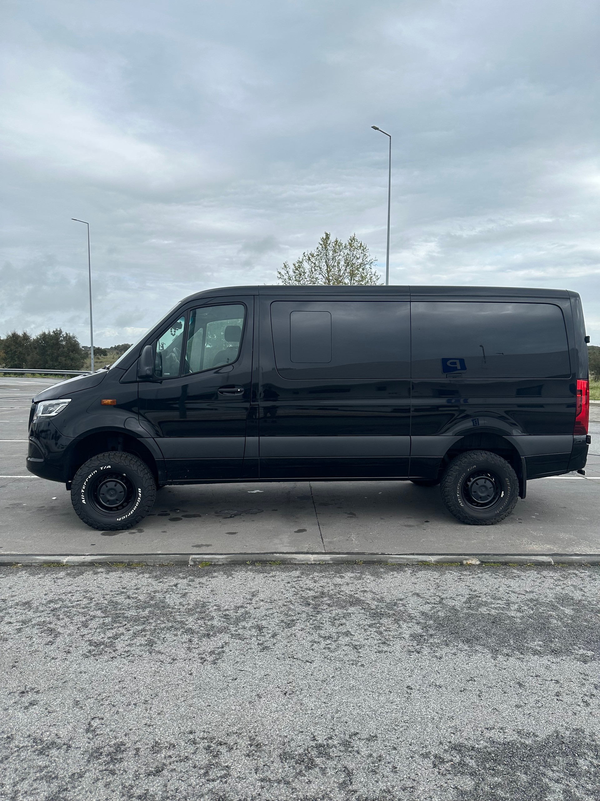 MERCEDES-BENZ Sprinter 319 CDI Standard 9G-TRONIC 4X4-image-3