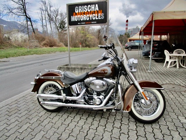 HARLEY-DAVIDSON FLSTNI Softail Deluxe