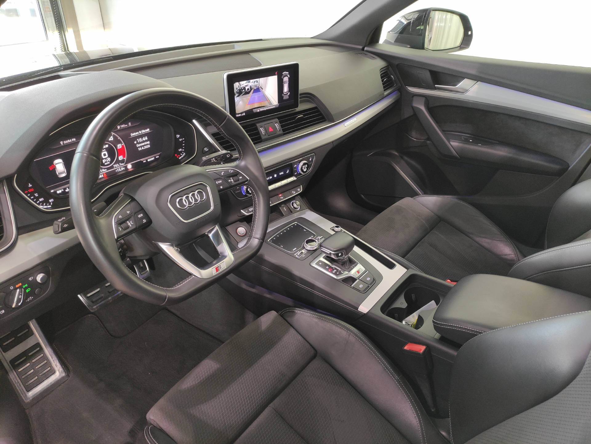 AUDI SQ5 3.0 V6 TDI quattro T-Tronic-showroom-element-3