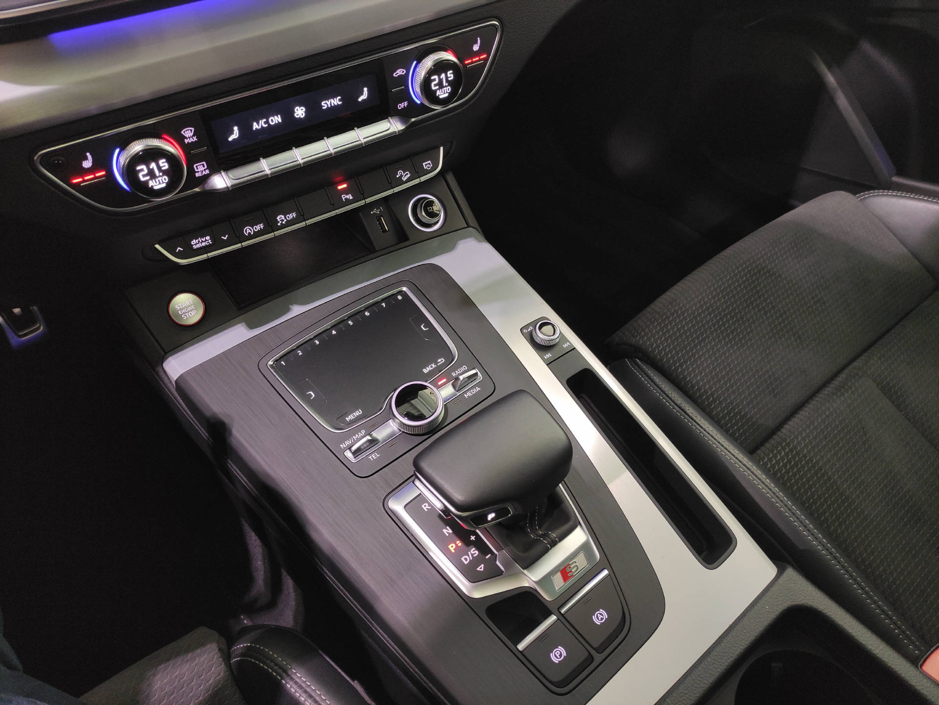 AUDI SQ5 3.0 V6 TDI quattro T-Tronic-image-10