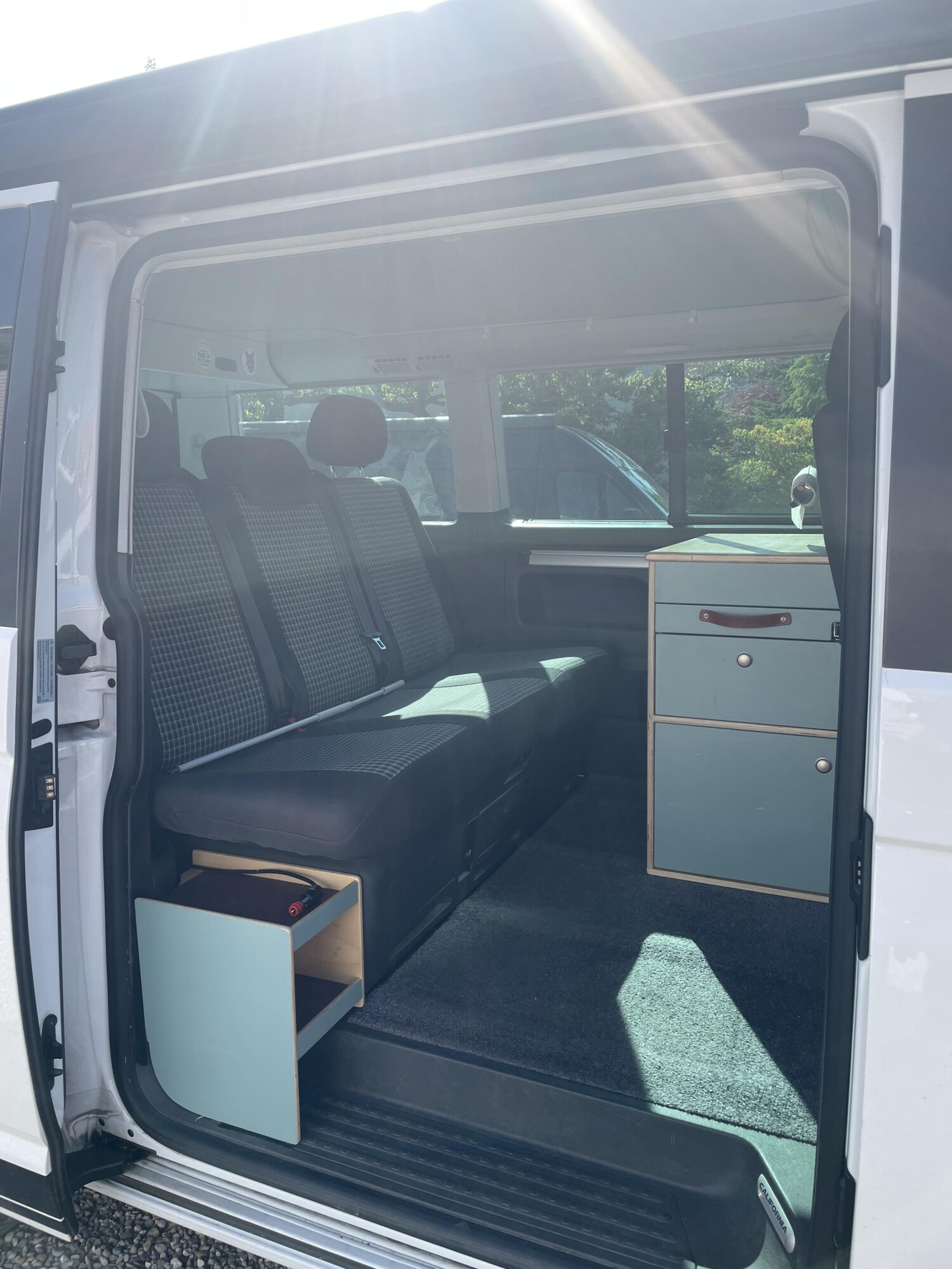 VW T5 California 2.0 TDI Beach DSG-image-10