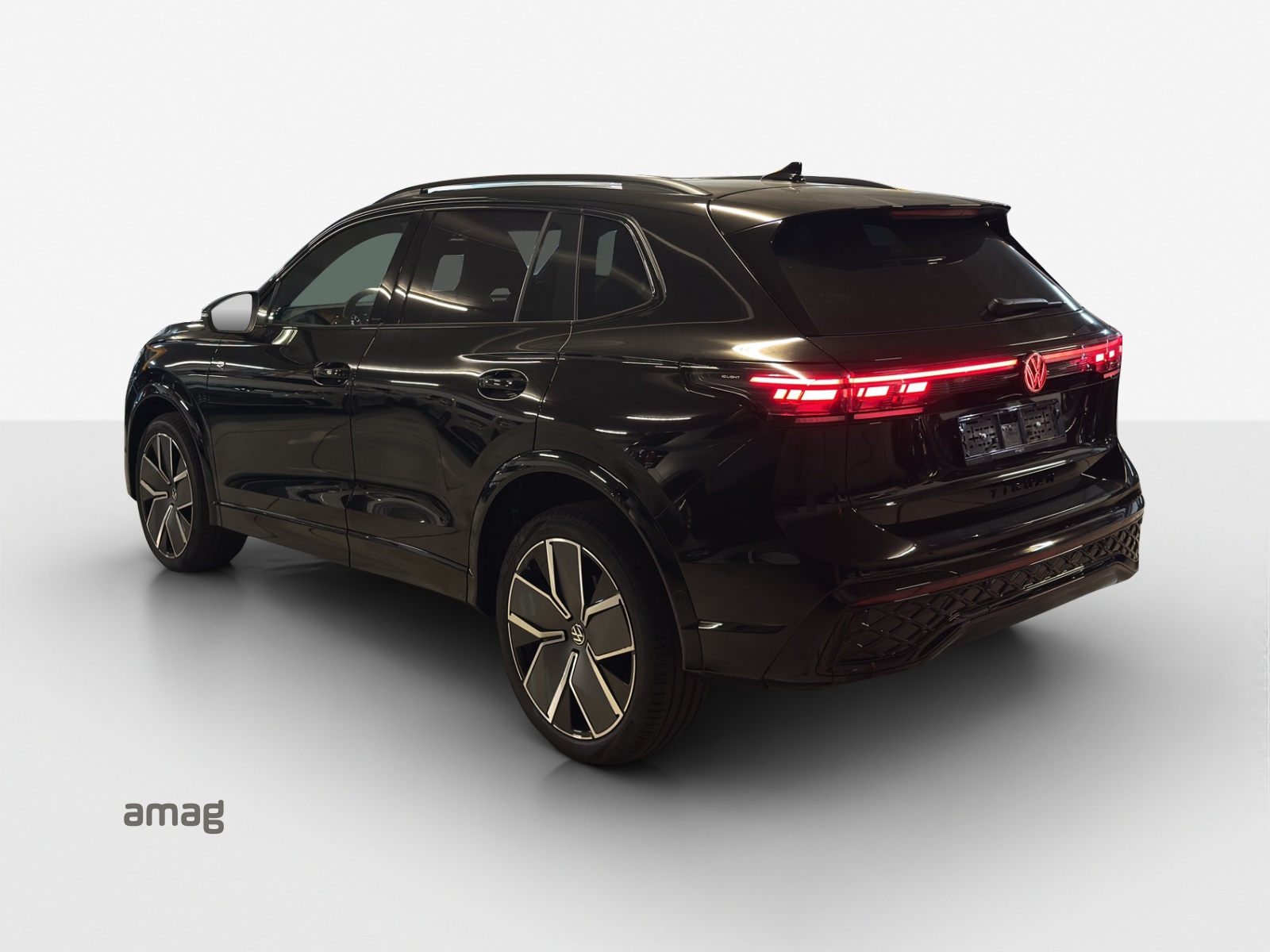 VW Tiguan 2.0 TSI DSG R-Line 4Motion-showroom-element-2