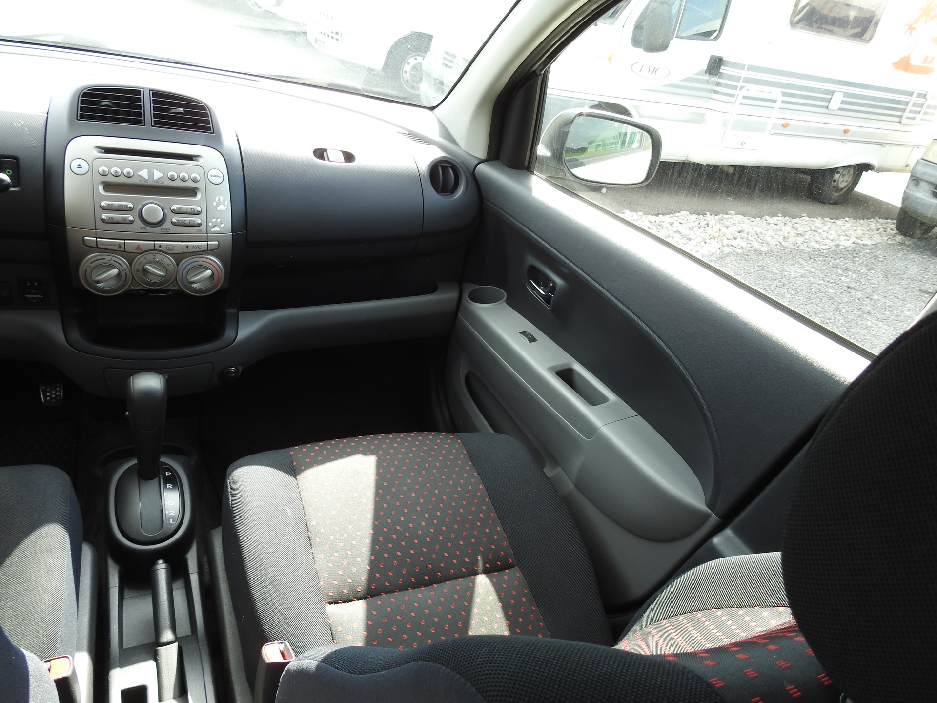 DAIHATSU Sirion 1.3 eco-4WD Automatic-image-17