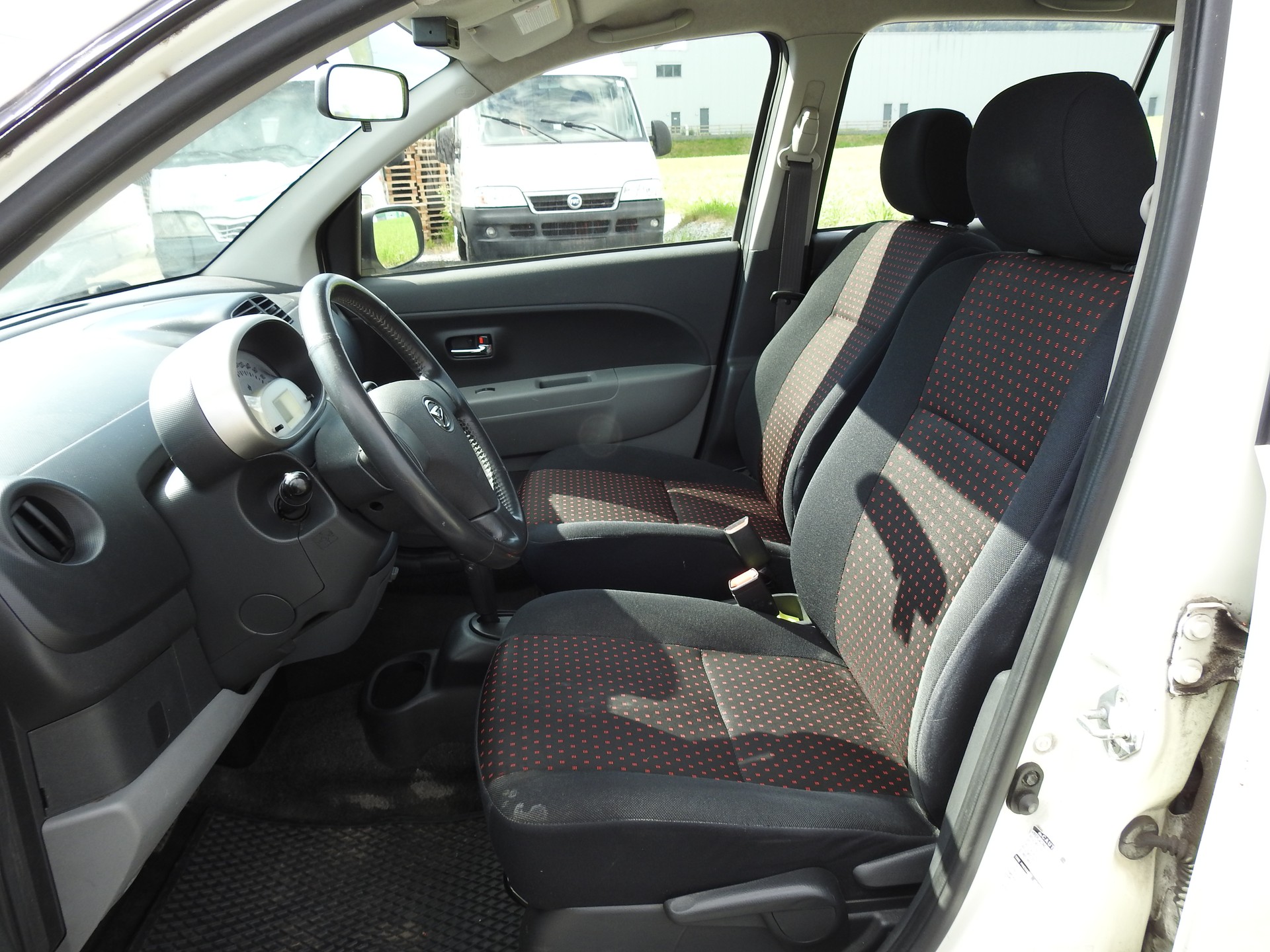 DAIHATSU Sirion 1.3 eco-4WD Automatic-image-12