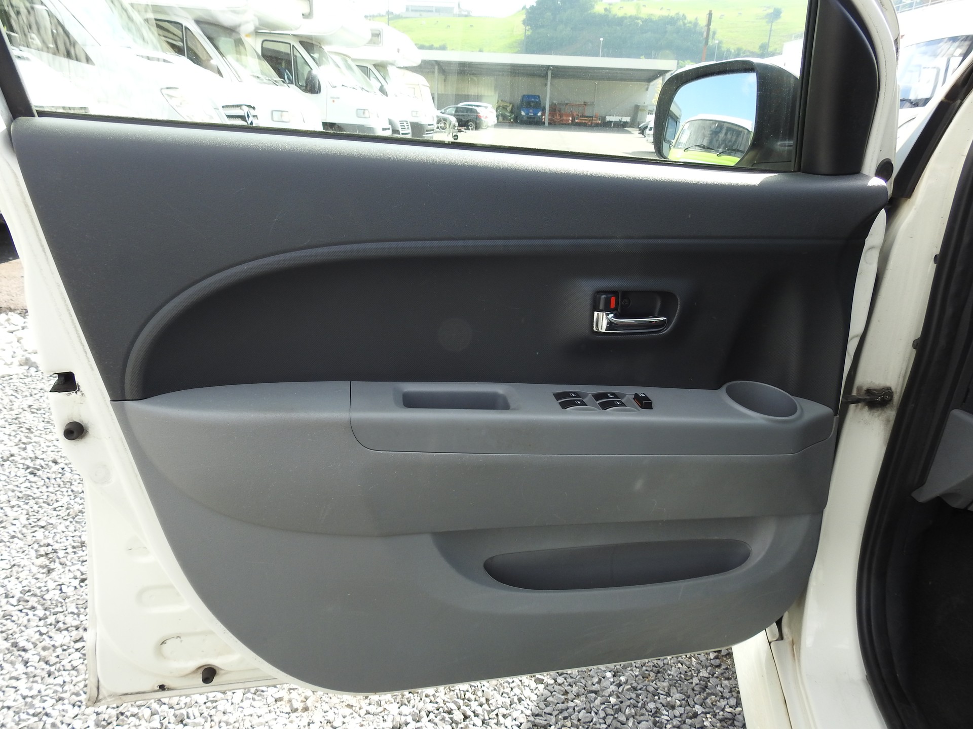 DAIHATSU Sirion 1.3 eco-4WD Automatic-image-9