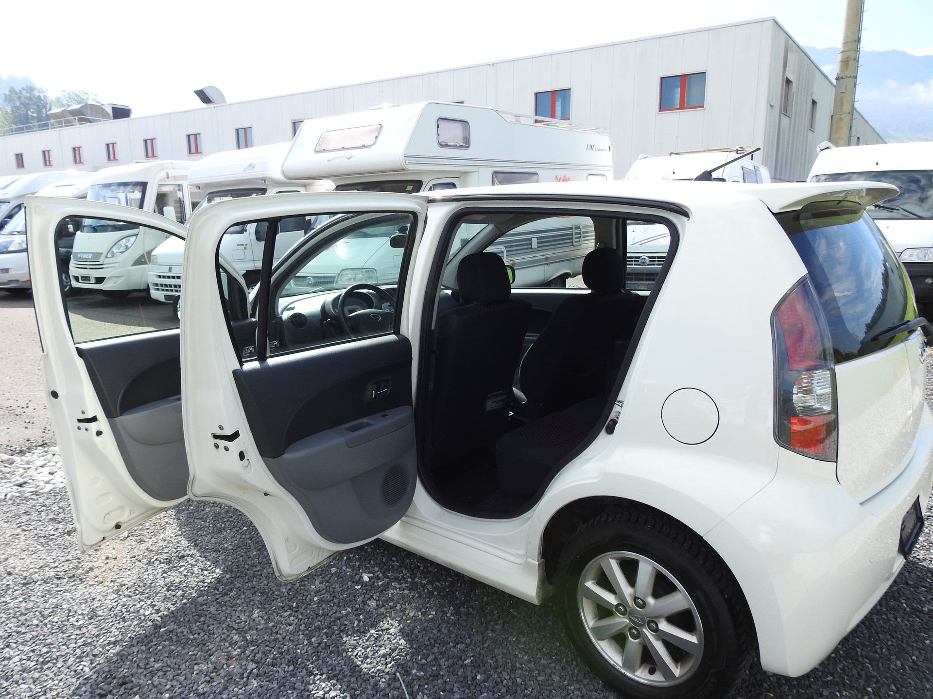 DAIHATSU Sirion 1.3 eco-4WD Automatic-image-14
