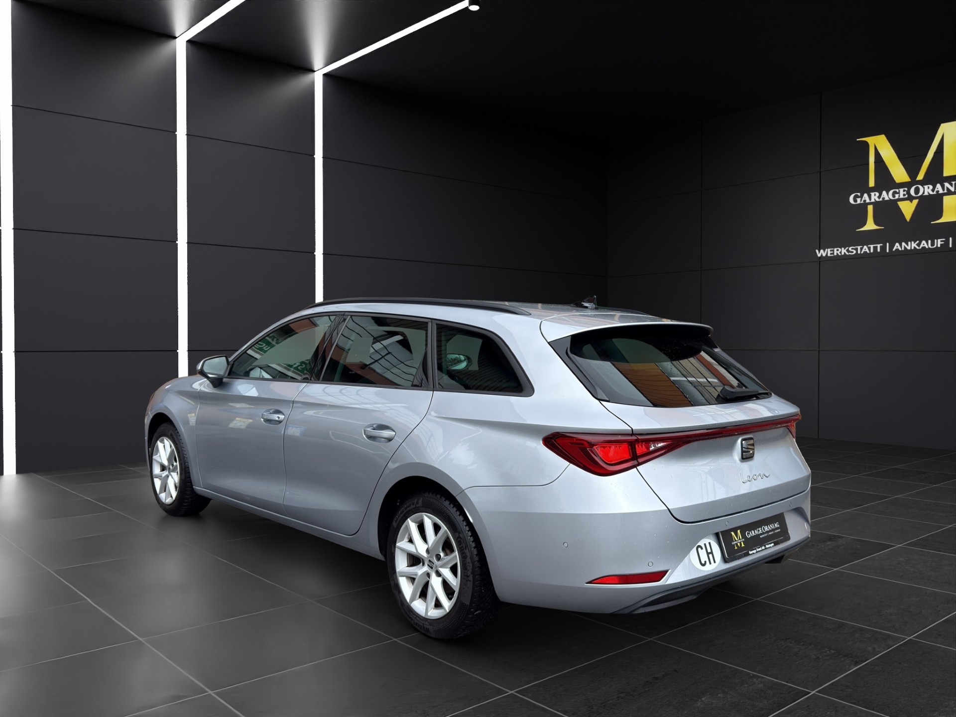SEAT Leon ST 2.0 TDI EVO DSG Music Edition-showroom-element-2