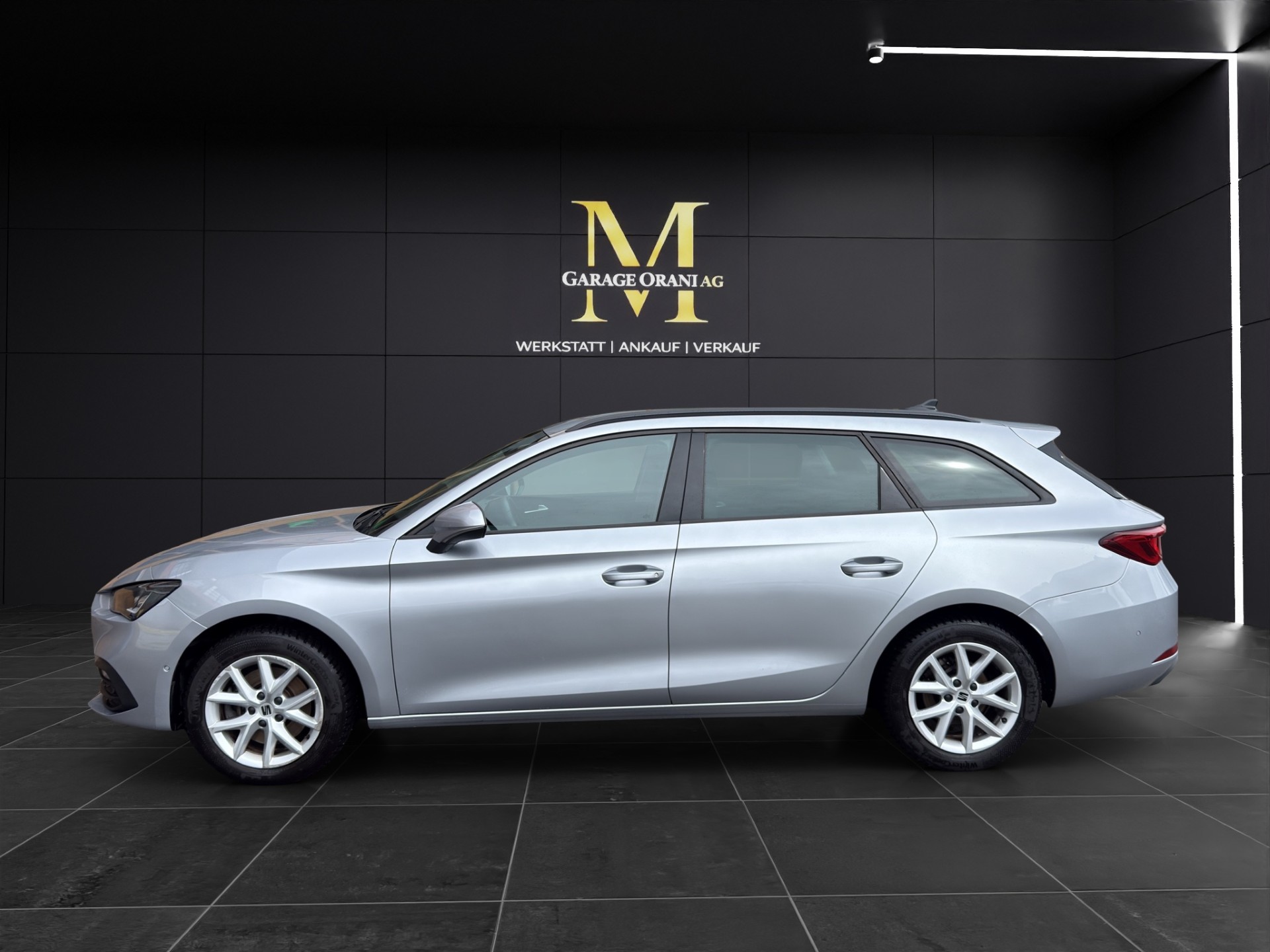 SEAT Leon ST 2.0 TDI EVO DSG Music Edition-showroom-element-1