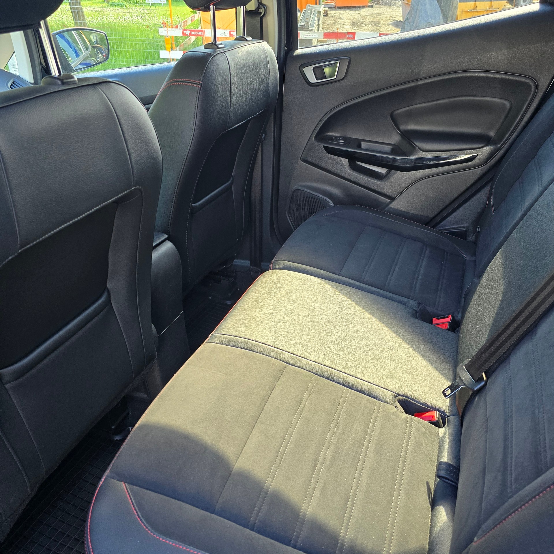 FORD EcoSport 1.0 SCTi ST-Line-image-10