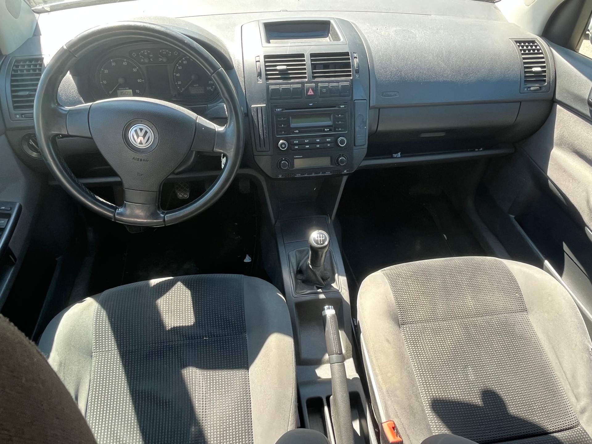 VW Polo 1.6 16V Young&Fresh-image-8