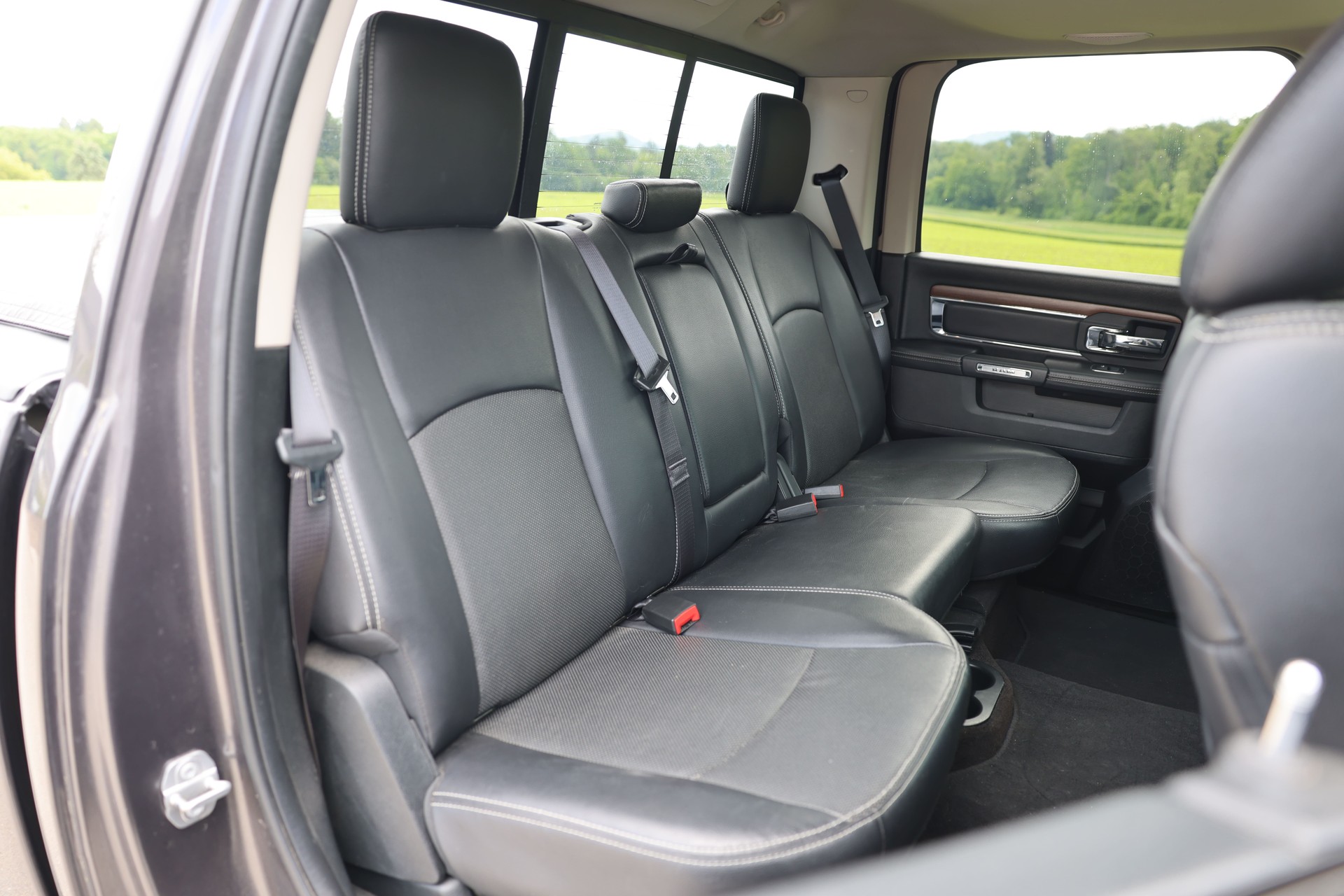 DODGE RAM 1500 Laramie 5.7 V8 HEMI CrewCab-image-8