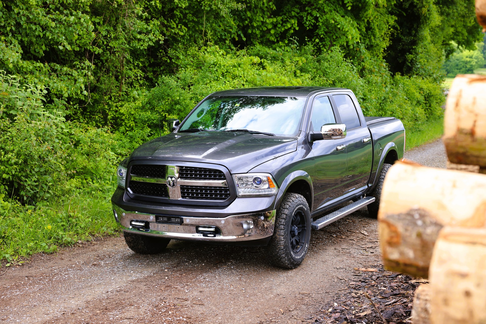 DODGE RAM 1500 Laramie 5.7 V8 HEMI CrewCab-showroom-element-2