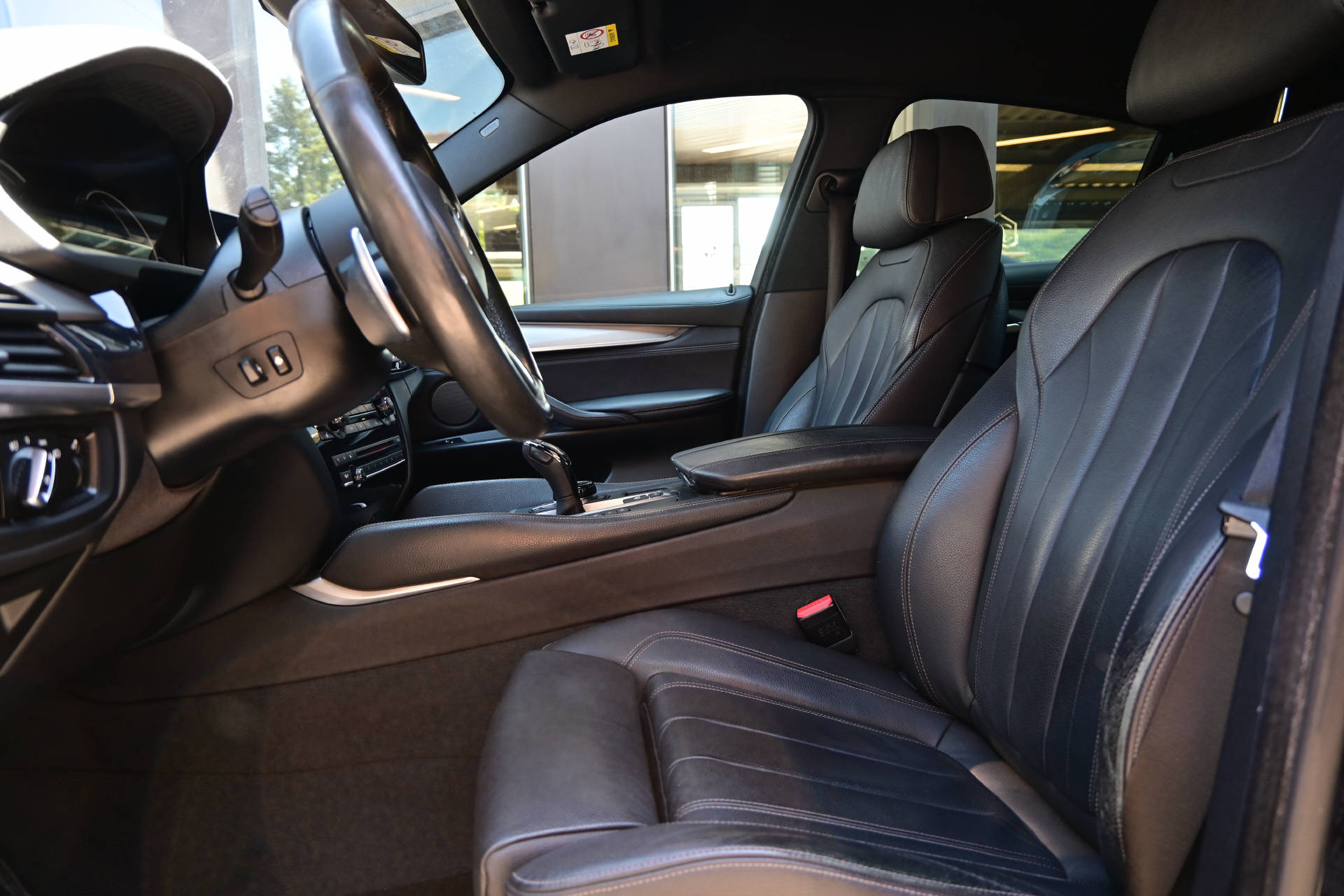 BMW X6 30d xDrive **M-Sport**-image-8