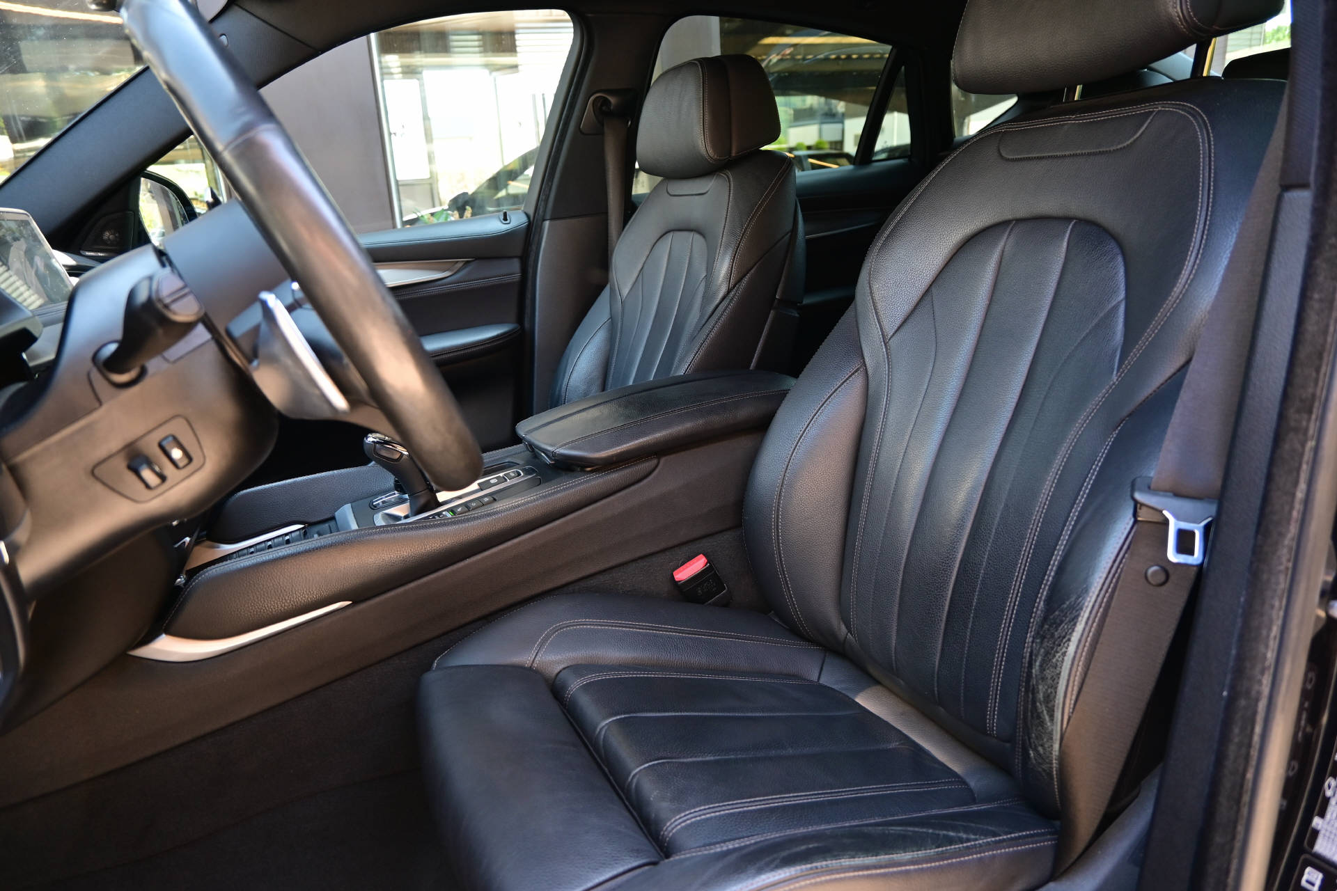 BMW X6 30d xDrive **M-Sport**-image-9