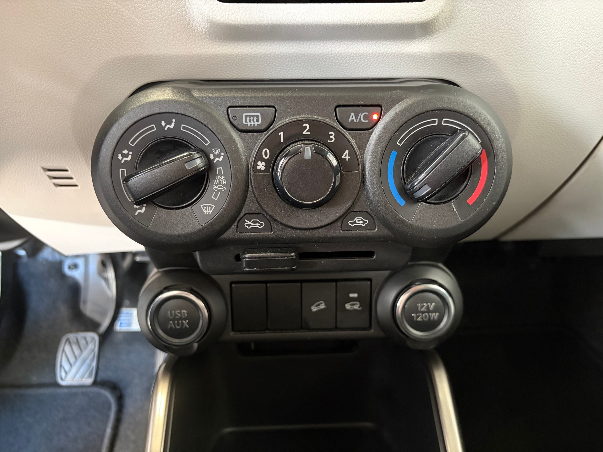 SUZUKI Ignis 1.2i Compact Top 4x4-image-8