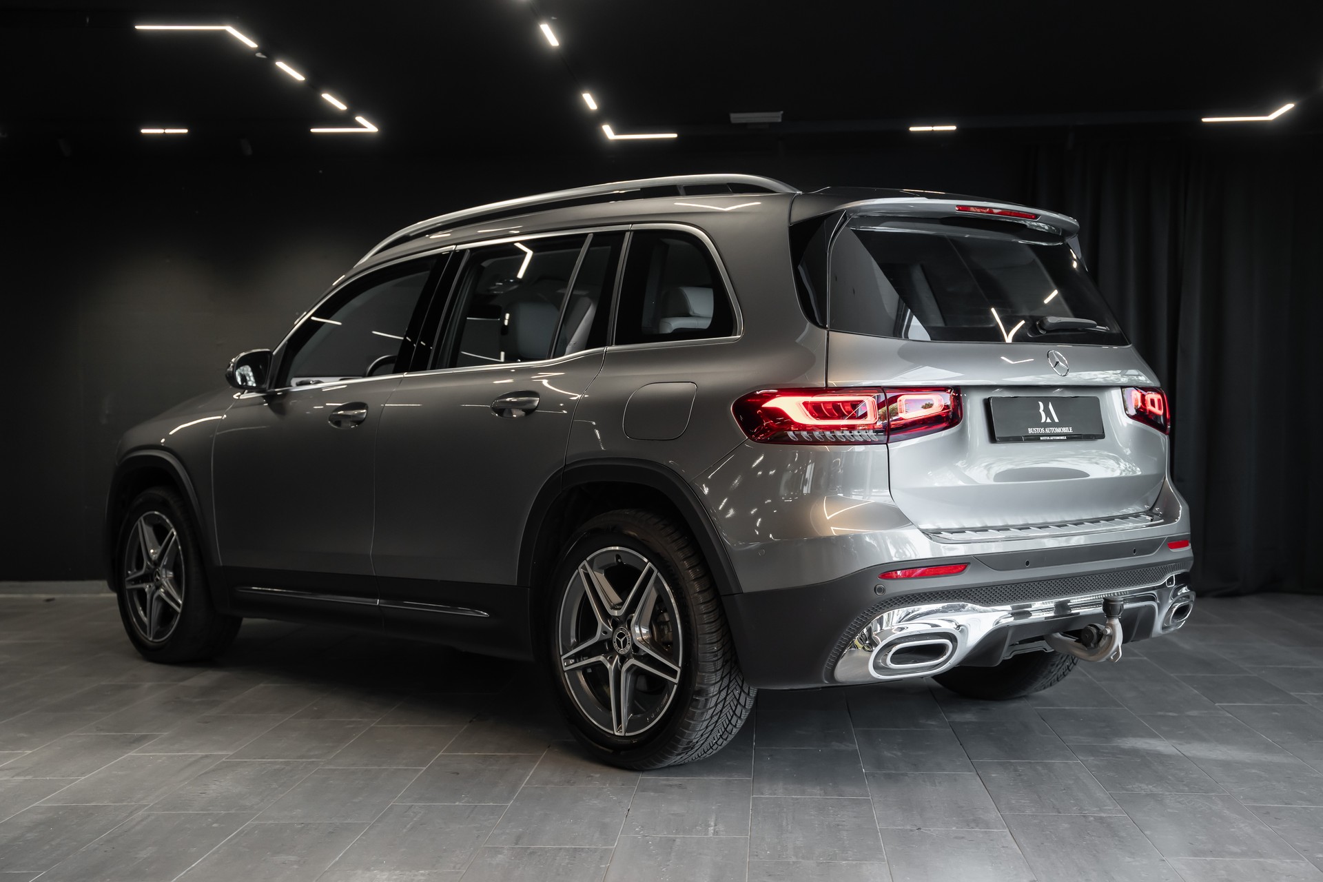 MERCEDES-BENZ GLB 200 d AMG Line 8G-Tronic / Sitzheizung / Anhängerkupplung / Super Ausstattung-image-6