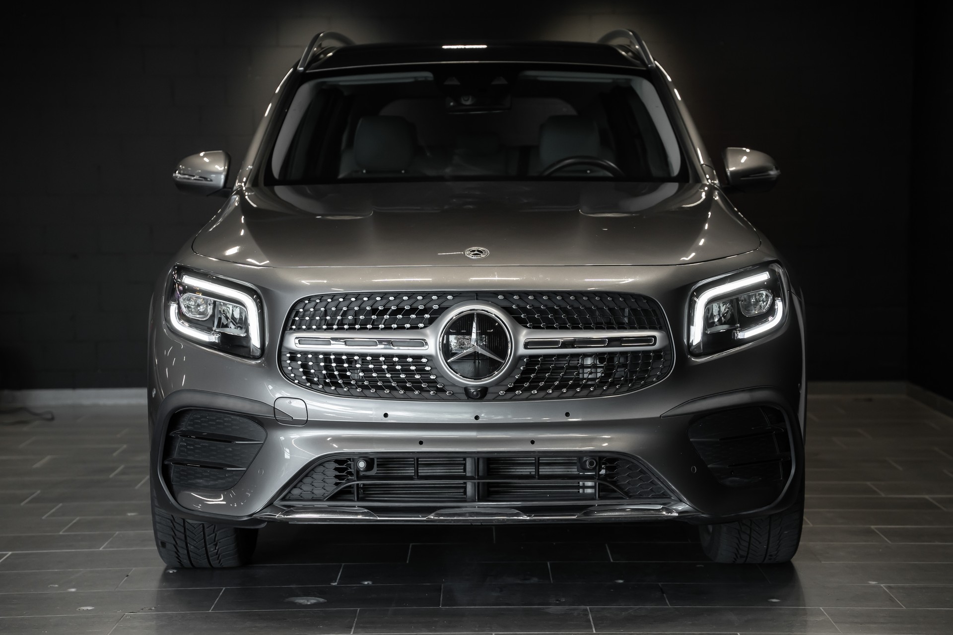 MERCEDES-BENZ GLB 200 d AMG Line 8G-Tronic / Sitzheizung / Anhängerkupplung / Super Ausstattung-image-5