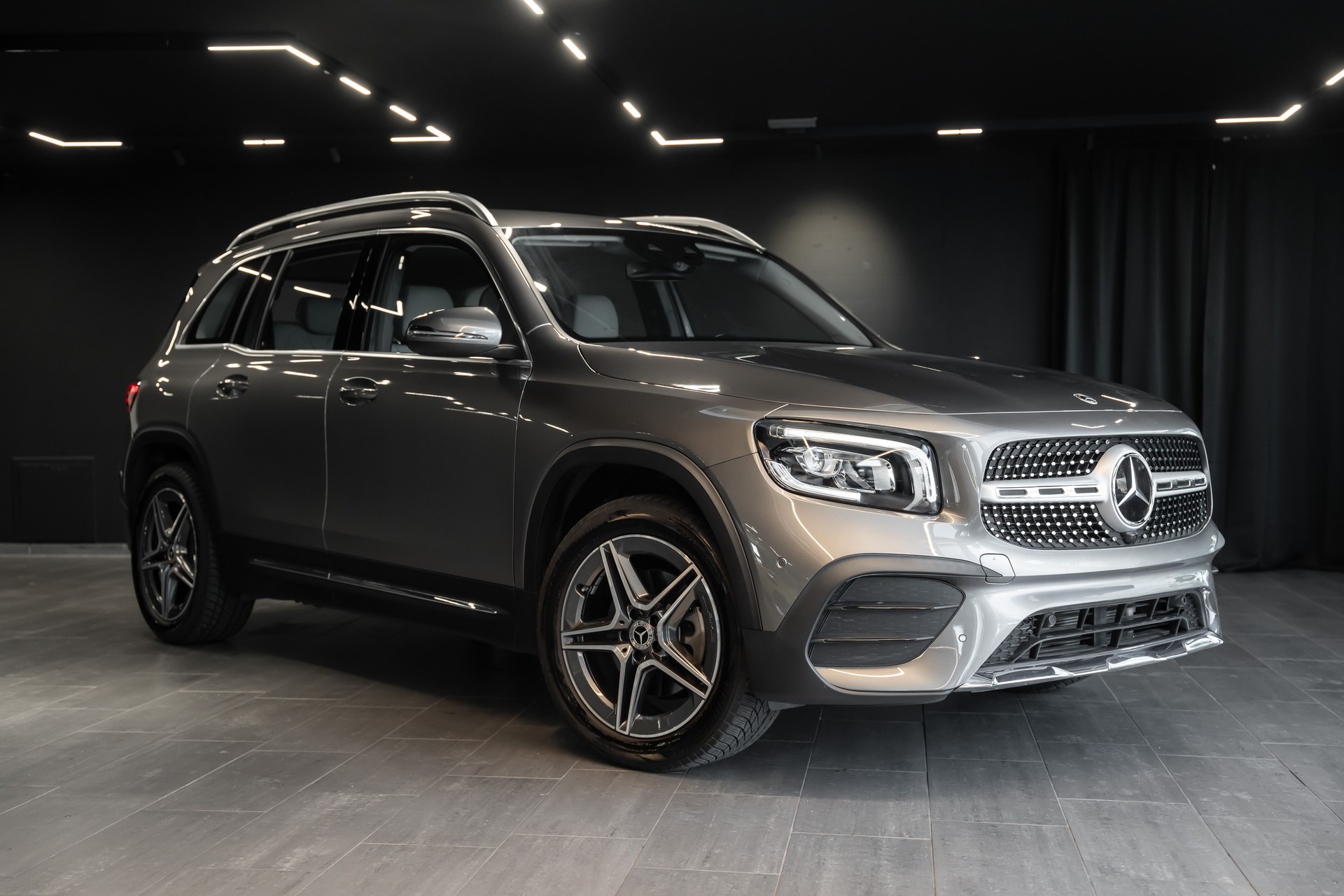 MERCEDES-BENZ GLB 200 d AMG Line 8G-Tronic / Sitzheizung / Anhängerkupplung / Super Ausstattung