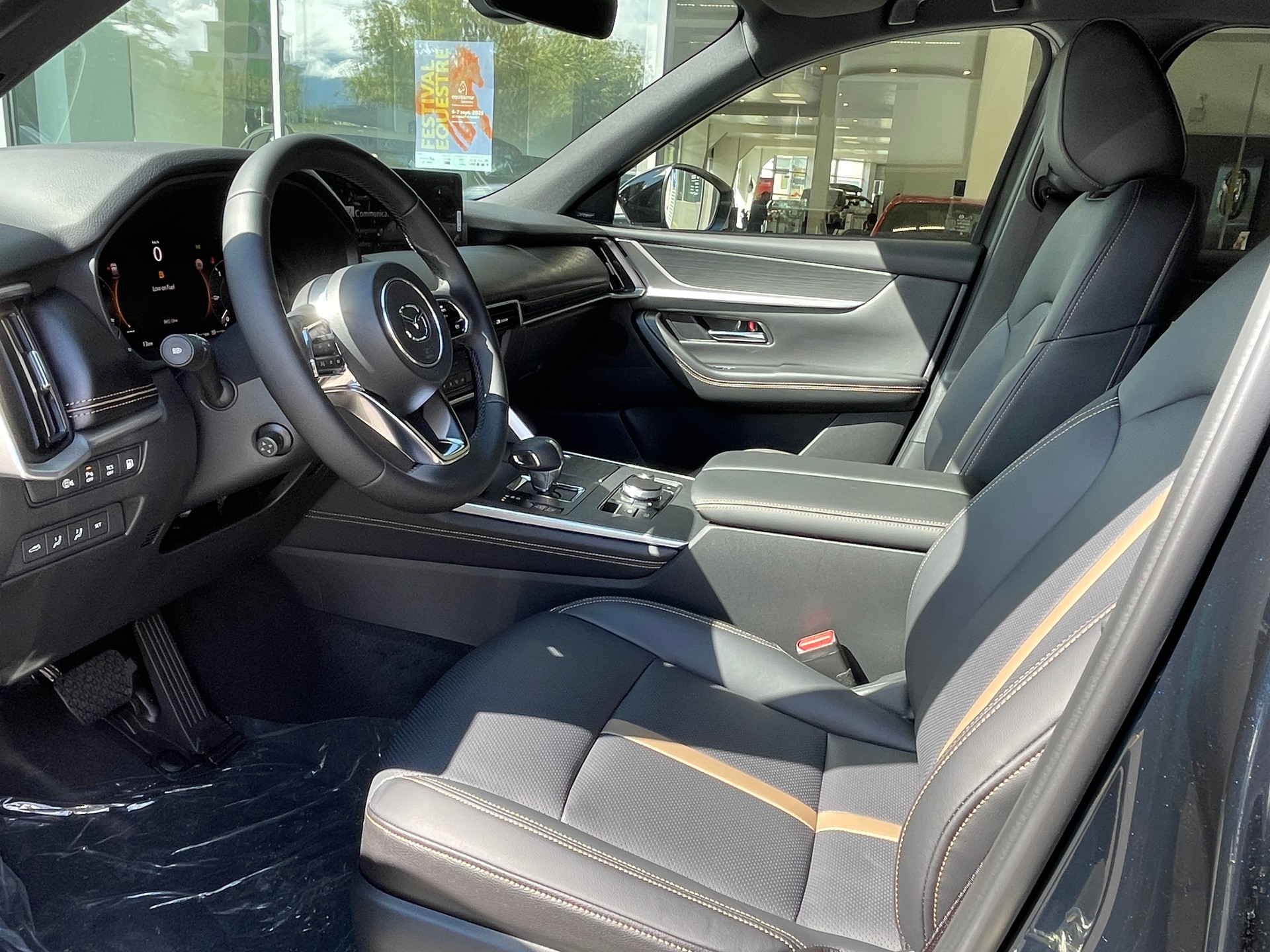 MAZDA CX-60 e-Skyactiv PHEV 327 AWD Homura Plus-image-6