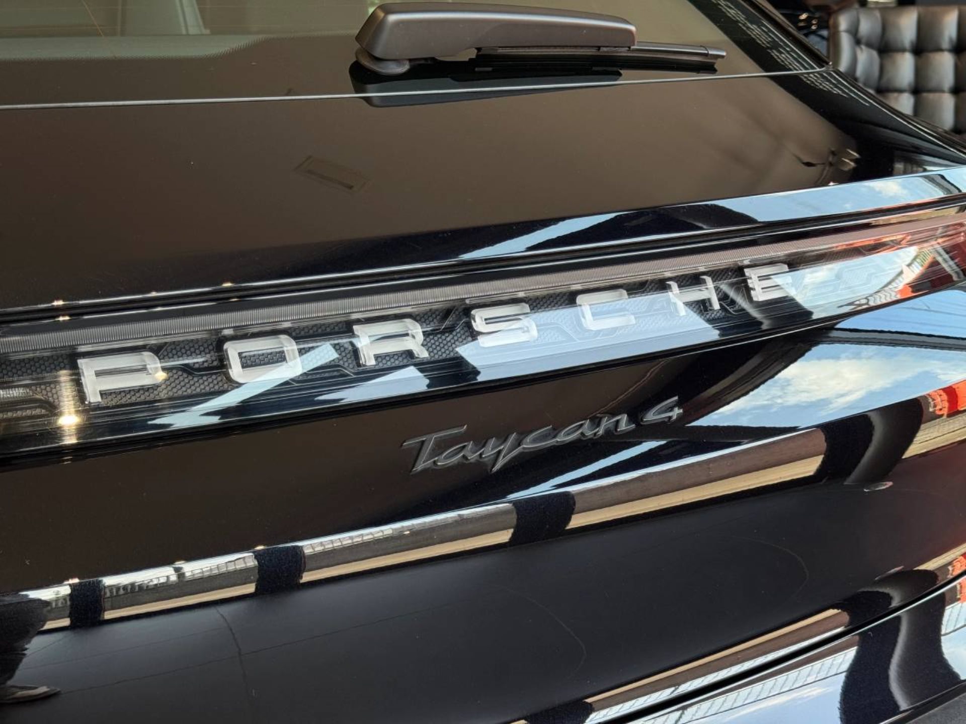 PORSCHE Taycan 4 Cross Turismo-image-28