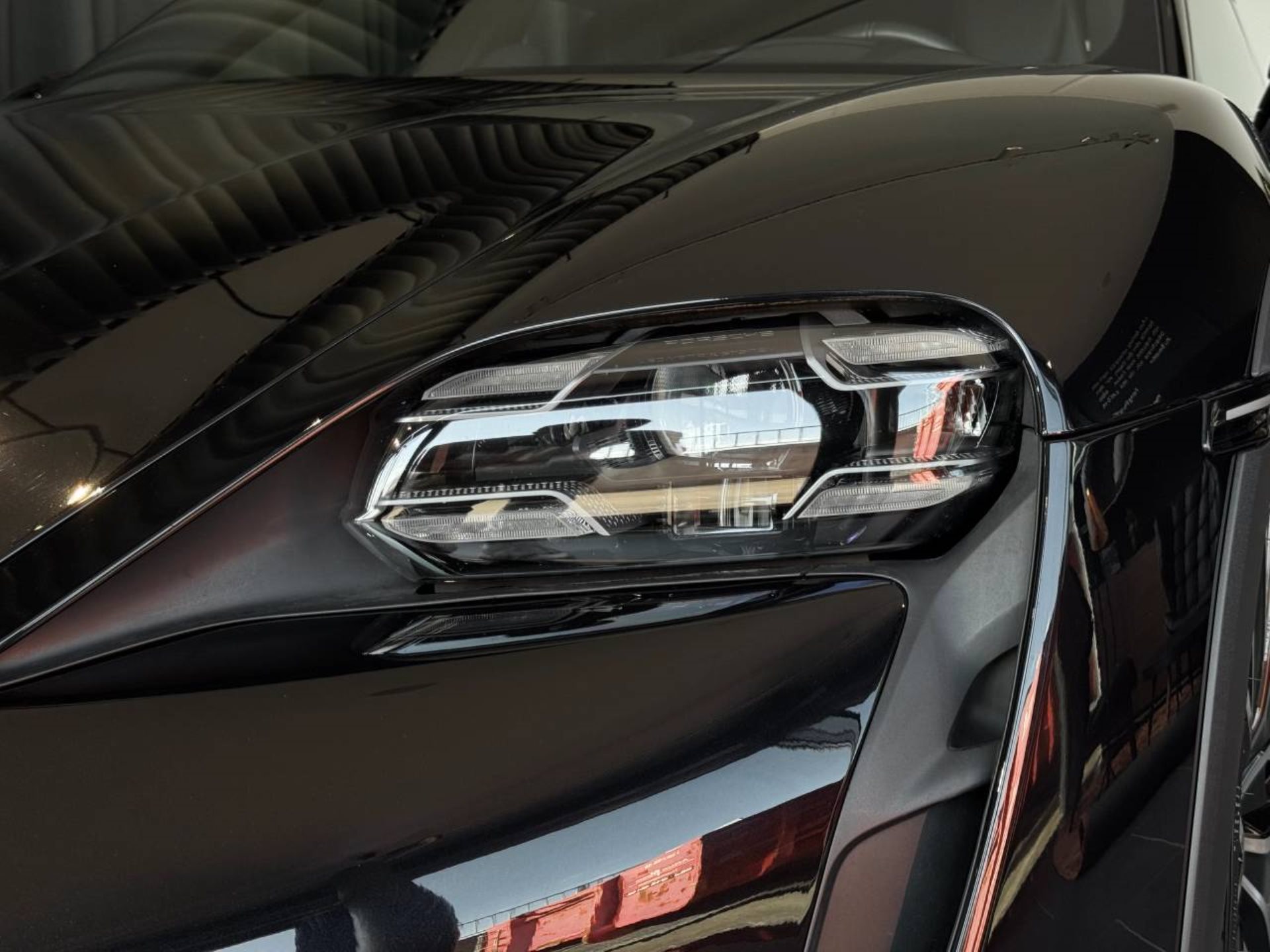 PORSCHE Taycan 4 Cross Turismo-image-27