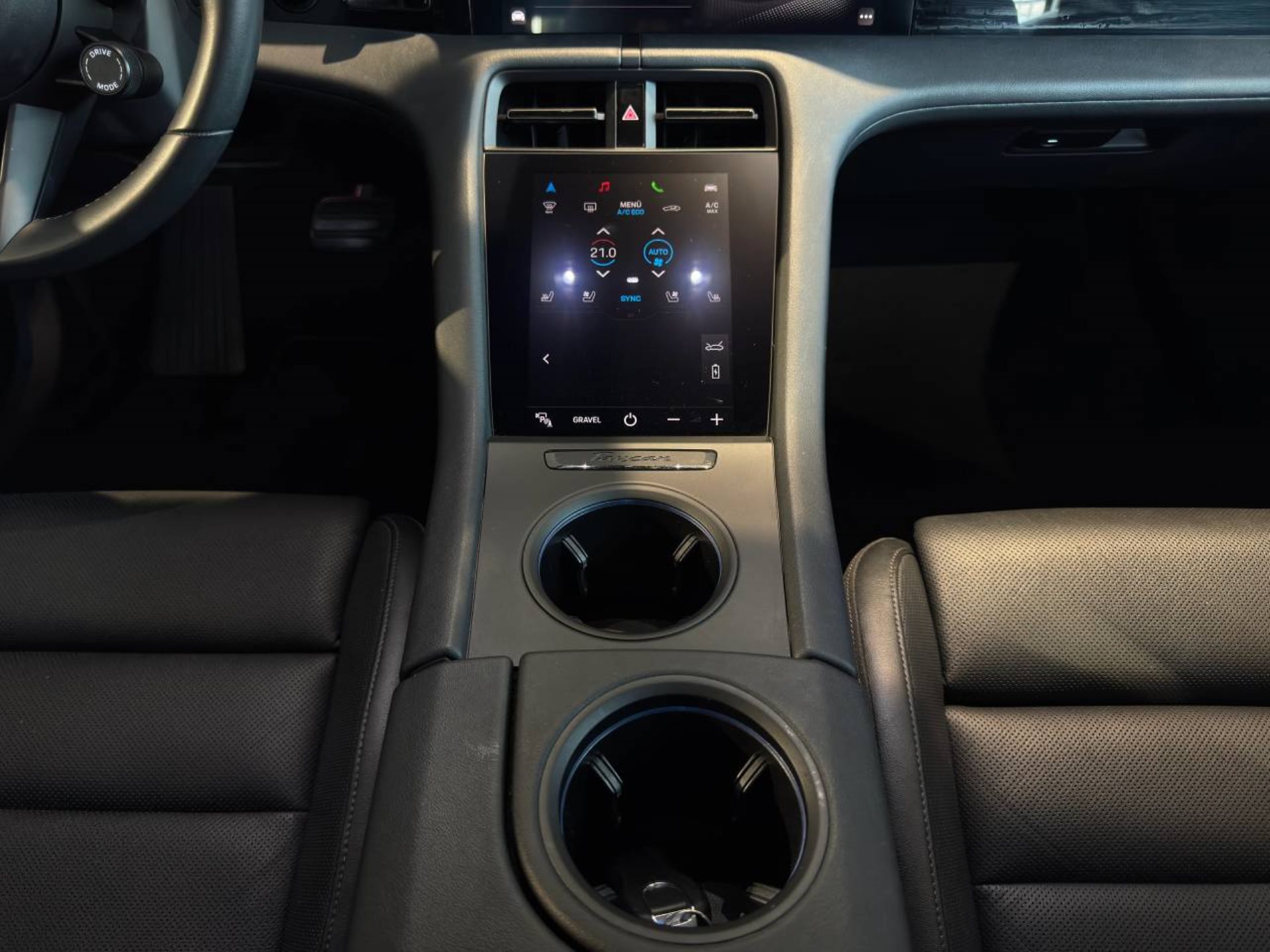 PORSCHE Taycan 4 Cross Turismo-image-15