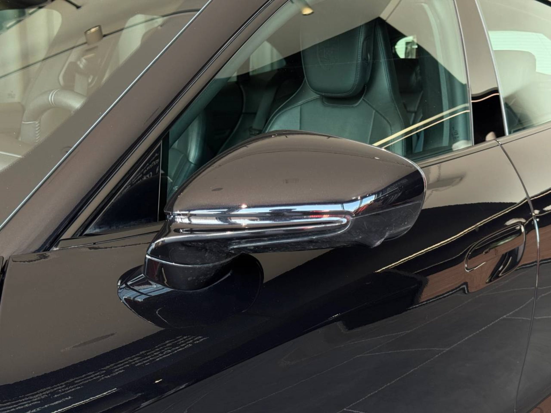 PORSCHE Taycan 4 Cross Turismo-image-12