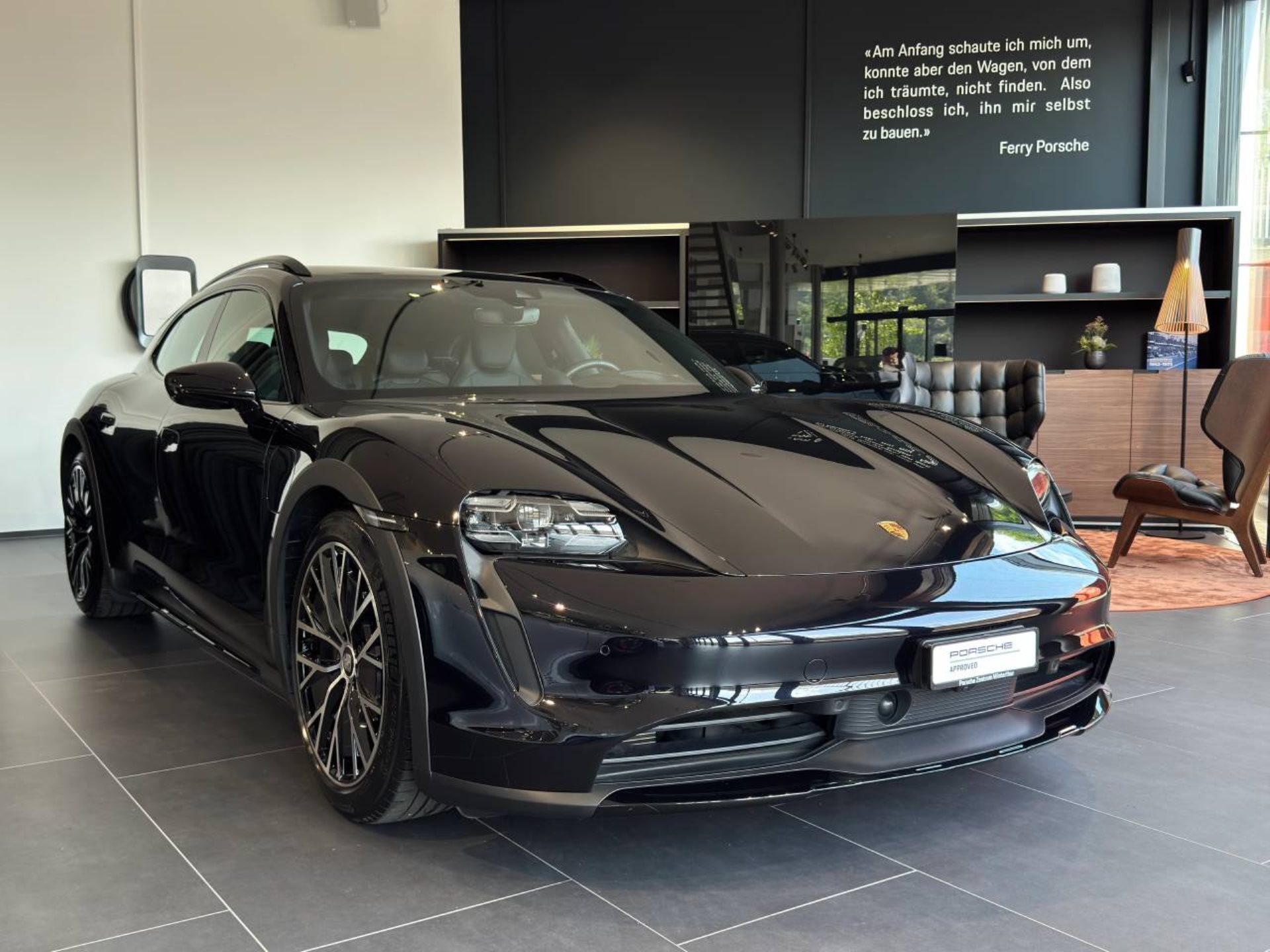 PORSCHE Taycan 4 Cross Turismo-image-8