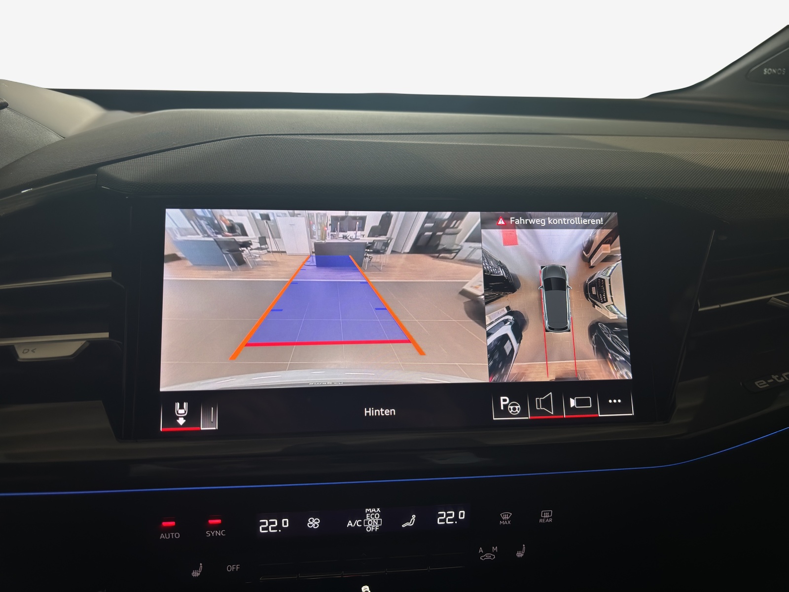 AUDI Q4 e-tron 45 Edition Swiss Ski quattro-image-14
