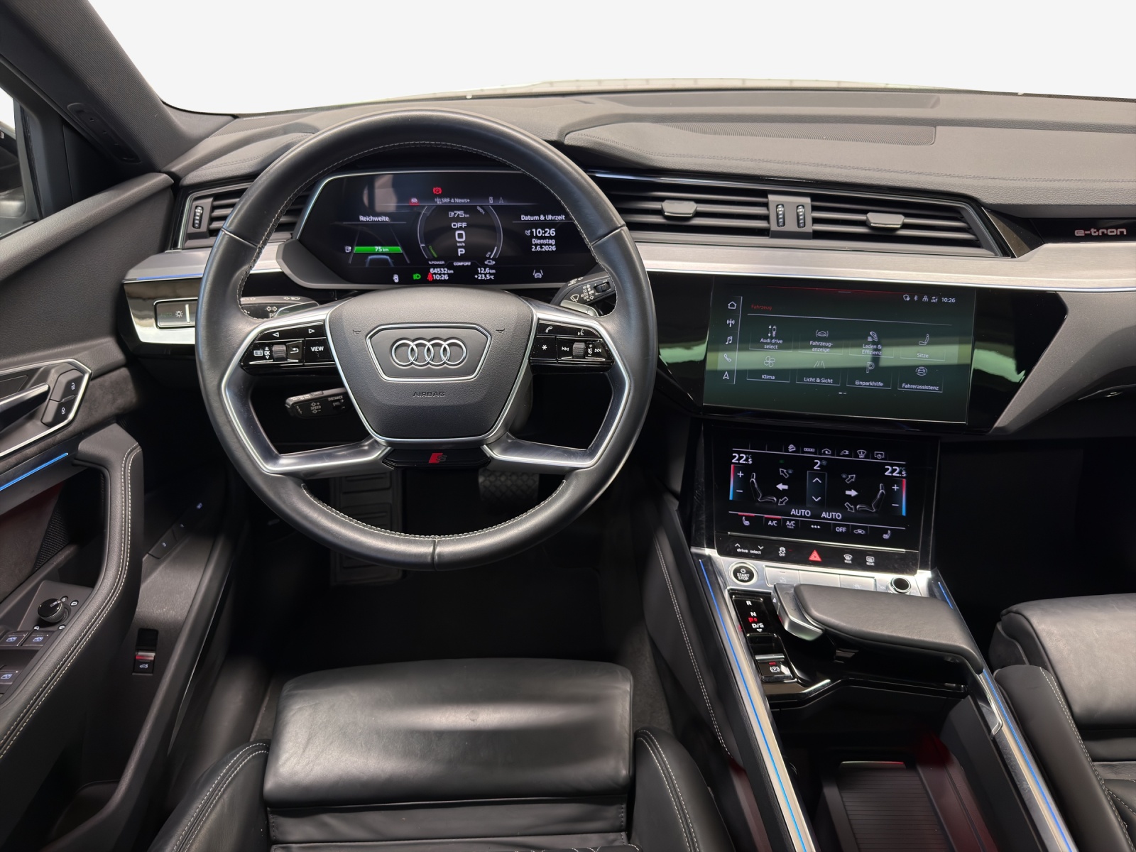 AUDI e-tron 55 S Line quattro-image-8