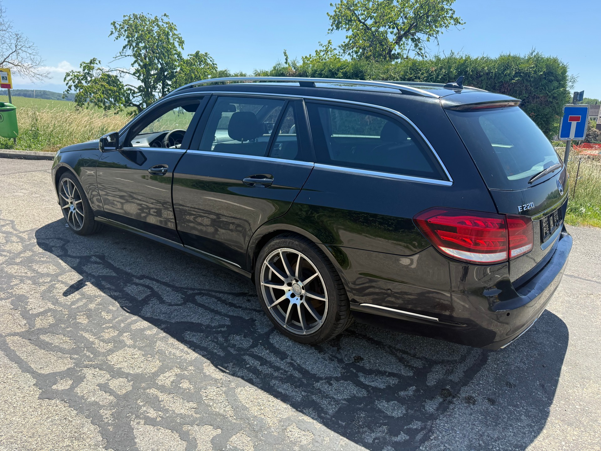 MERCEDES-BENZ E 220 BlueTEC 4Matic 7G-Tronic-image-2