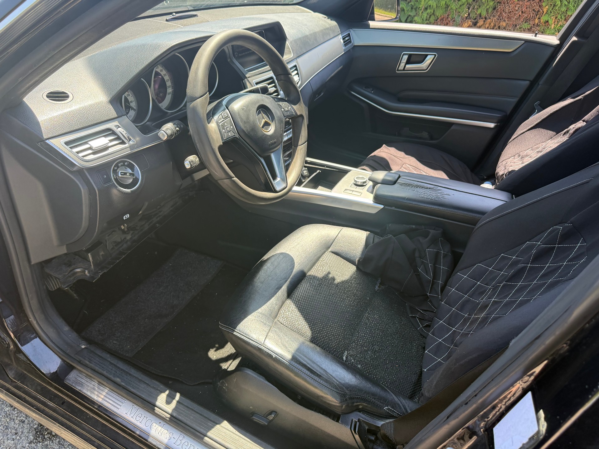 MERCEDES-BENZ E 220 BlueTEC 4Matic 7G-Tronic-image-10