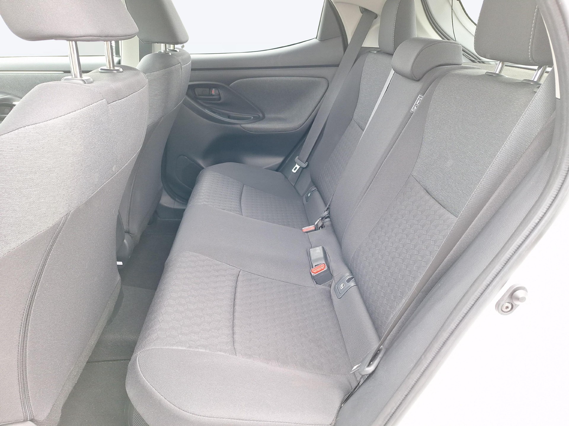 TOYOTA Yaris 1.5 VVT-i HSD Trend-image-9