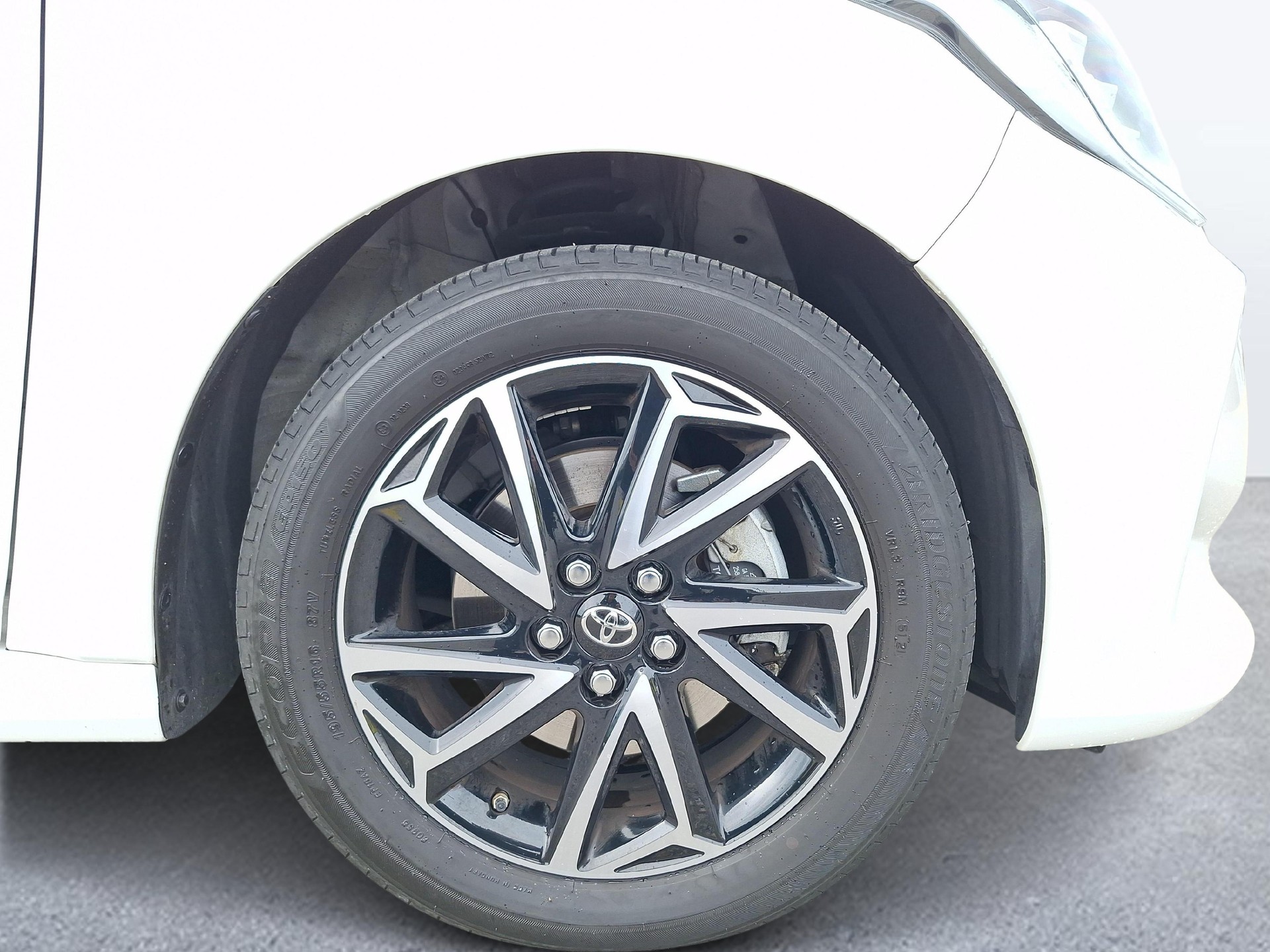 TOYOTA Yaris 1.5 VVT-i HSD Trend-image-15