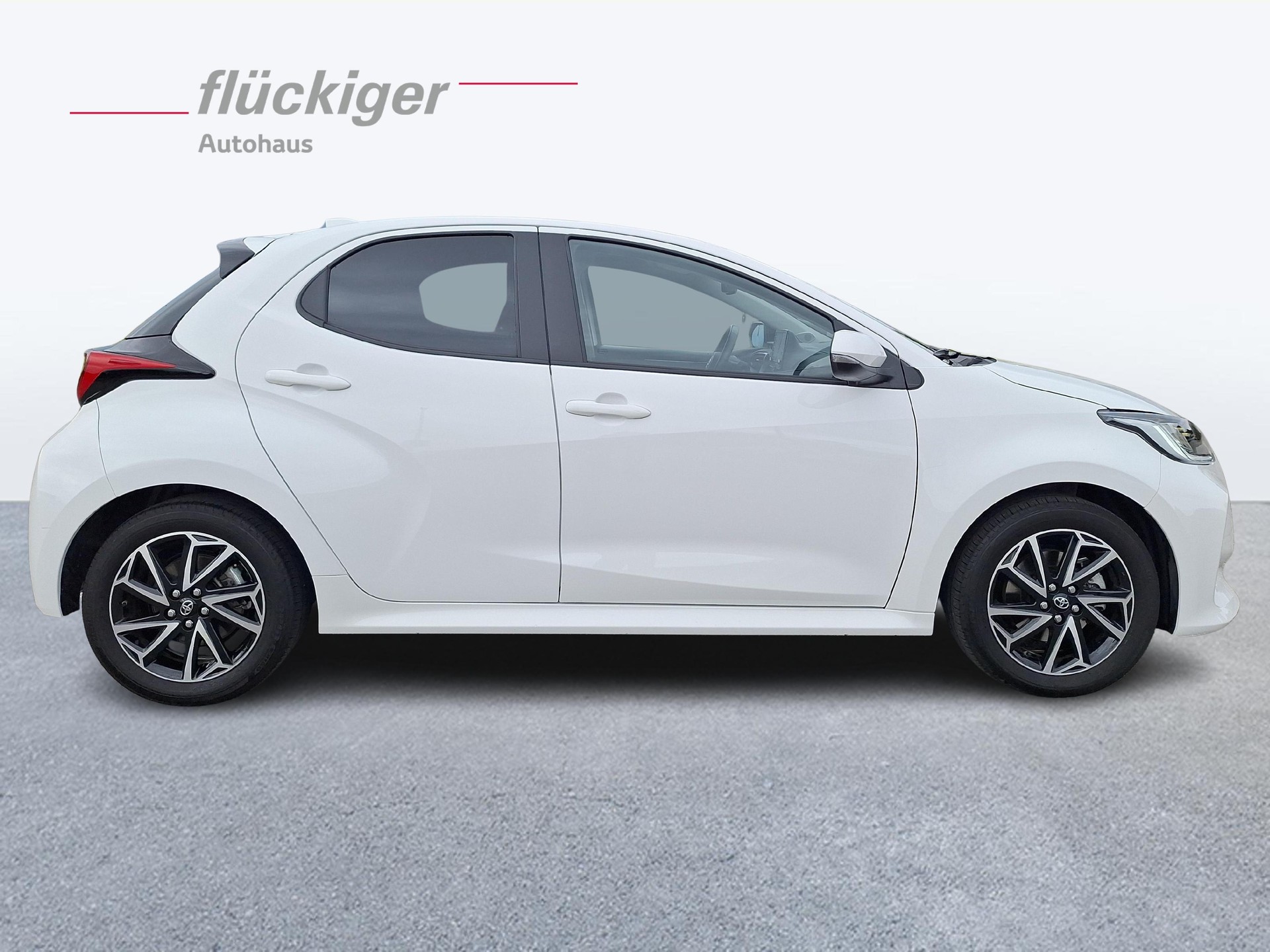 TOYOTA Yaris 1.5 VVT-i HSD Trend-showroom-element-3